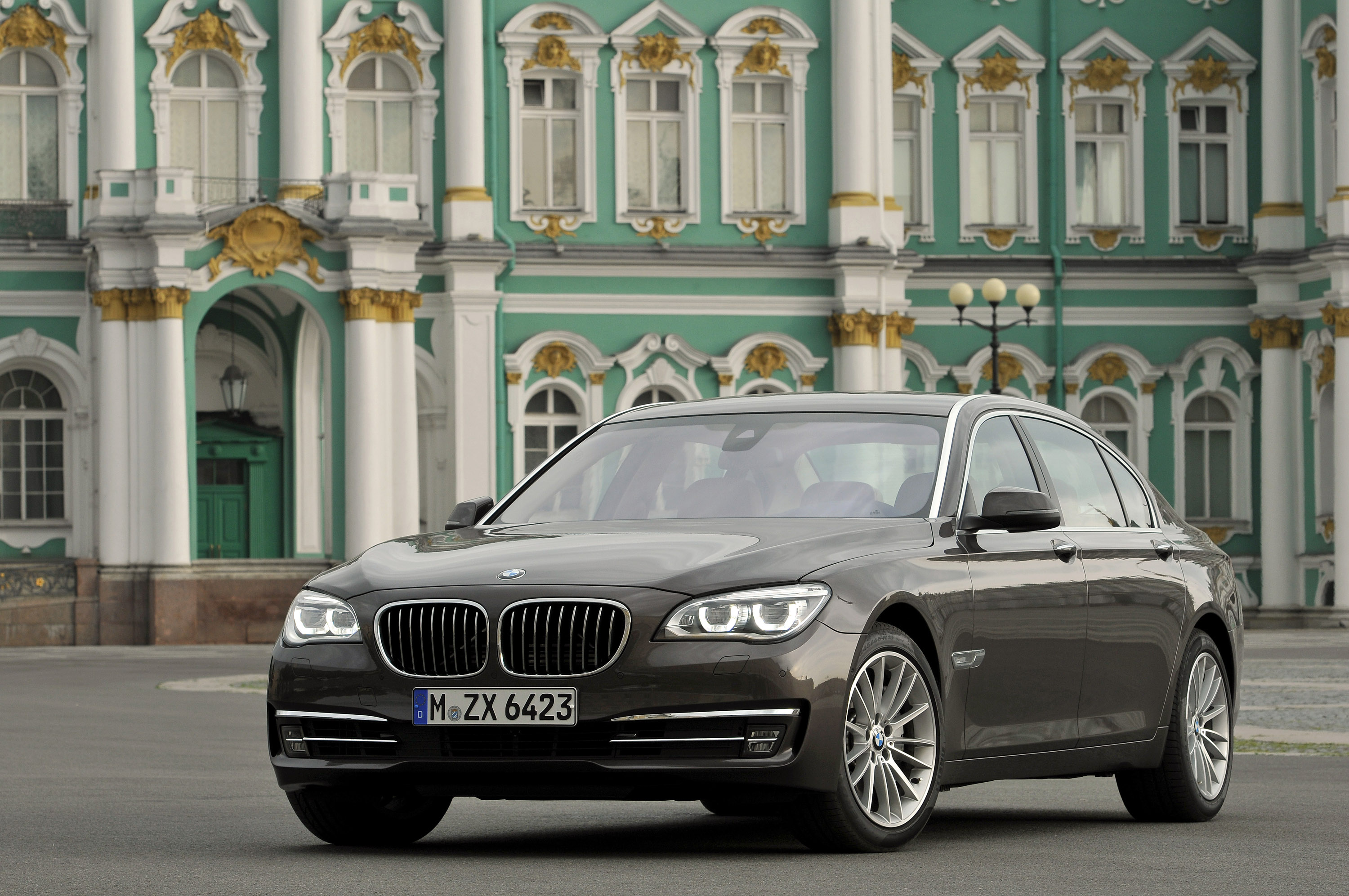 BMW 7-Series photo #23