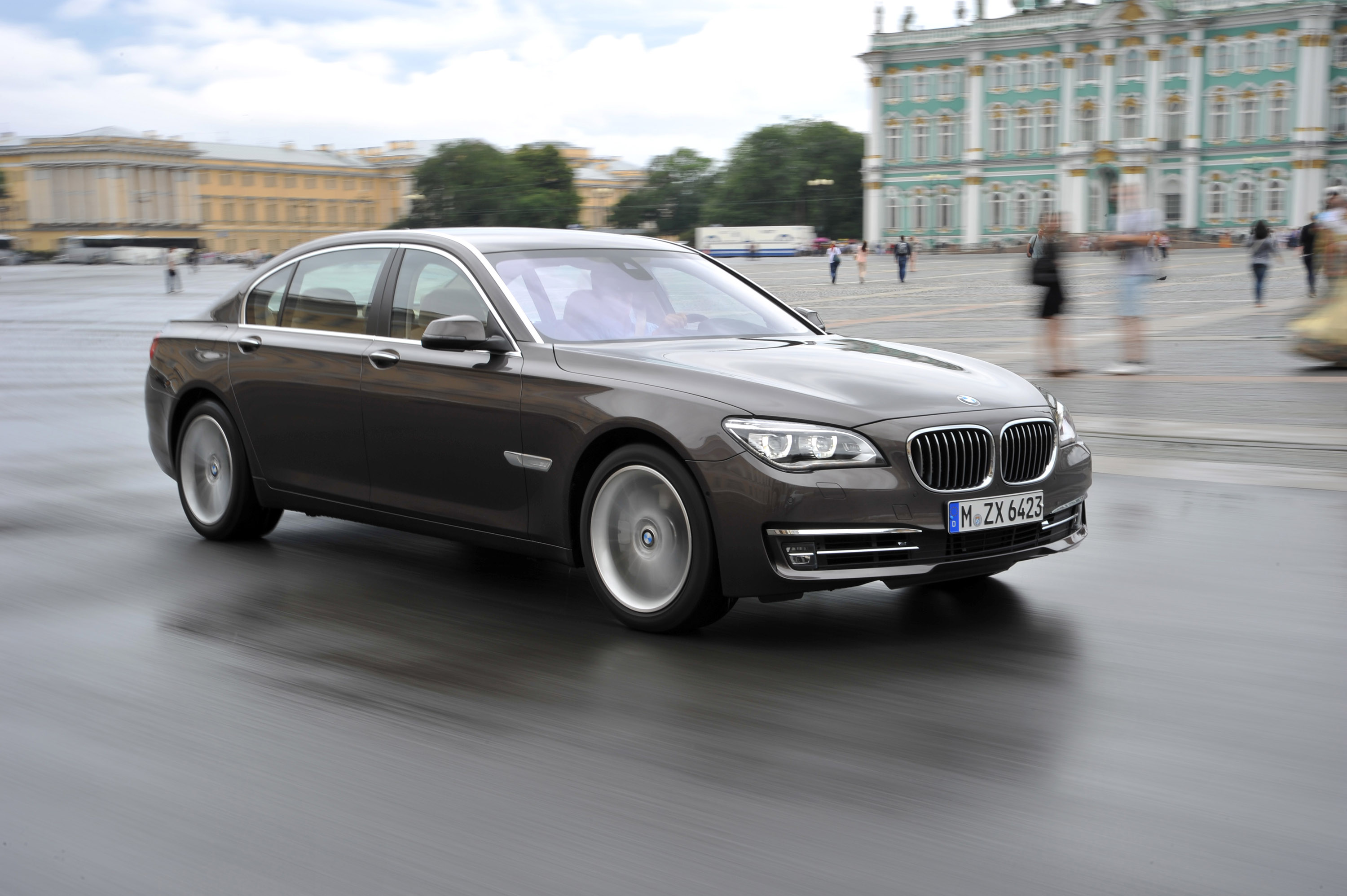 BMW 7-Series photo #24