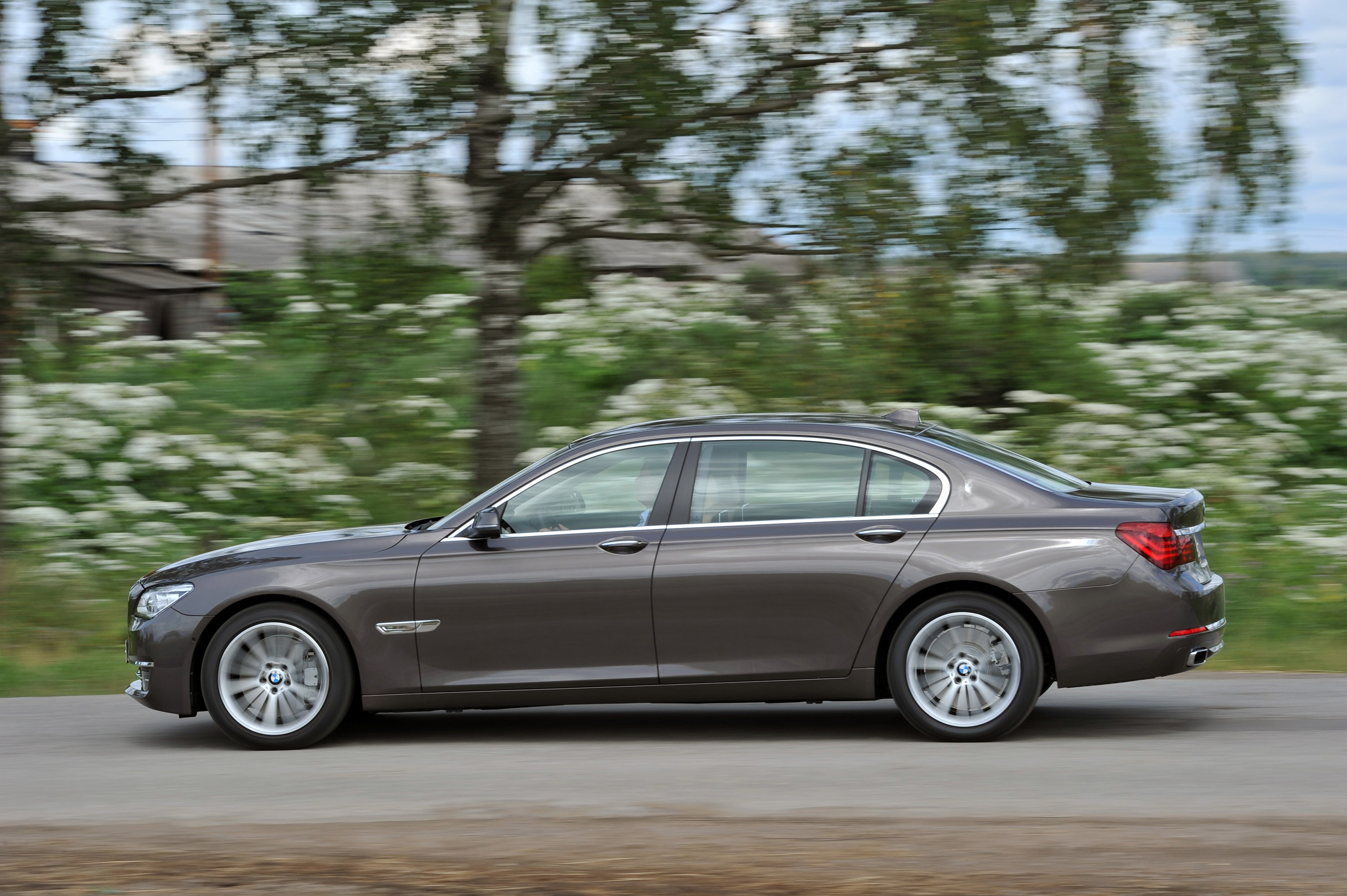 BMW 7-Series photo #28