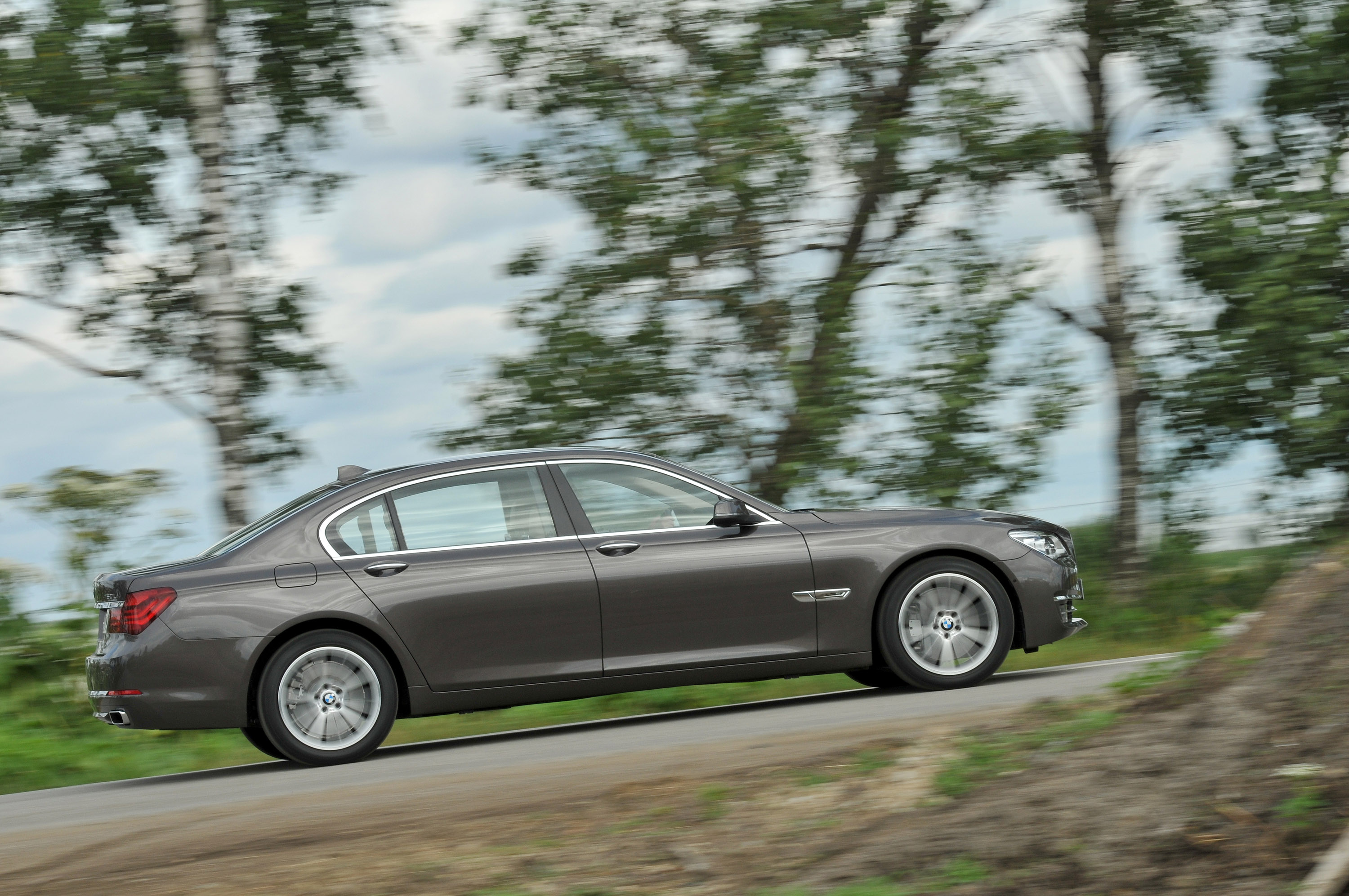BMW 7-Series photo #29
