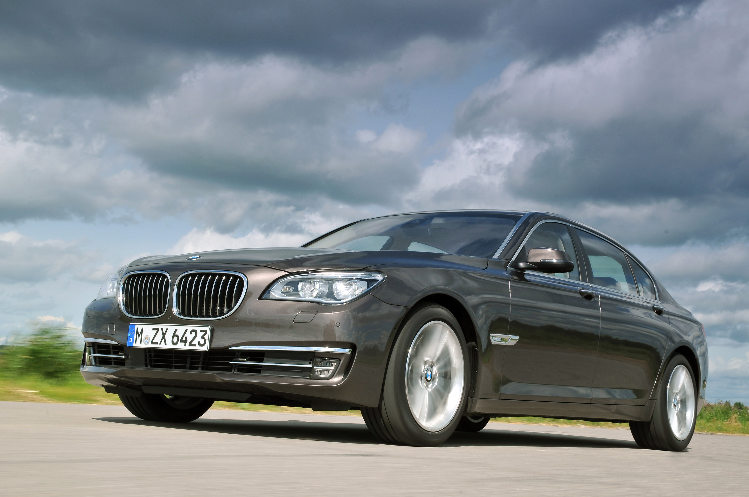 BMW 7-Series photo #31