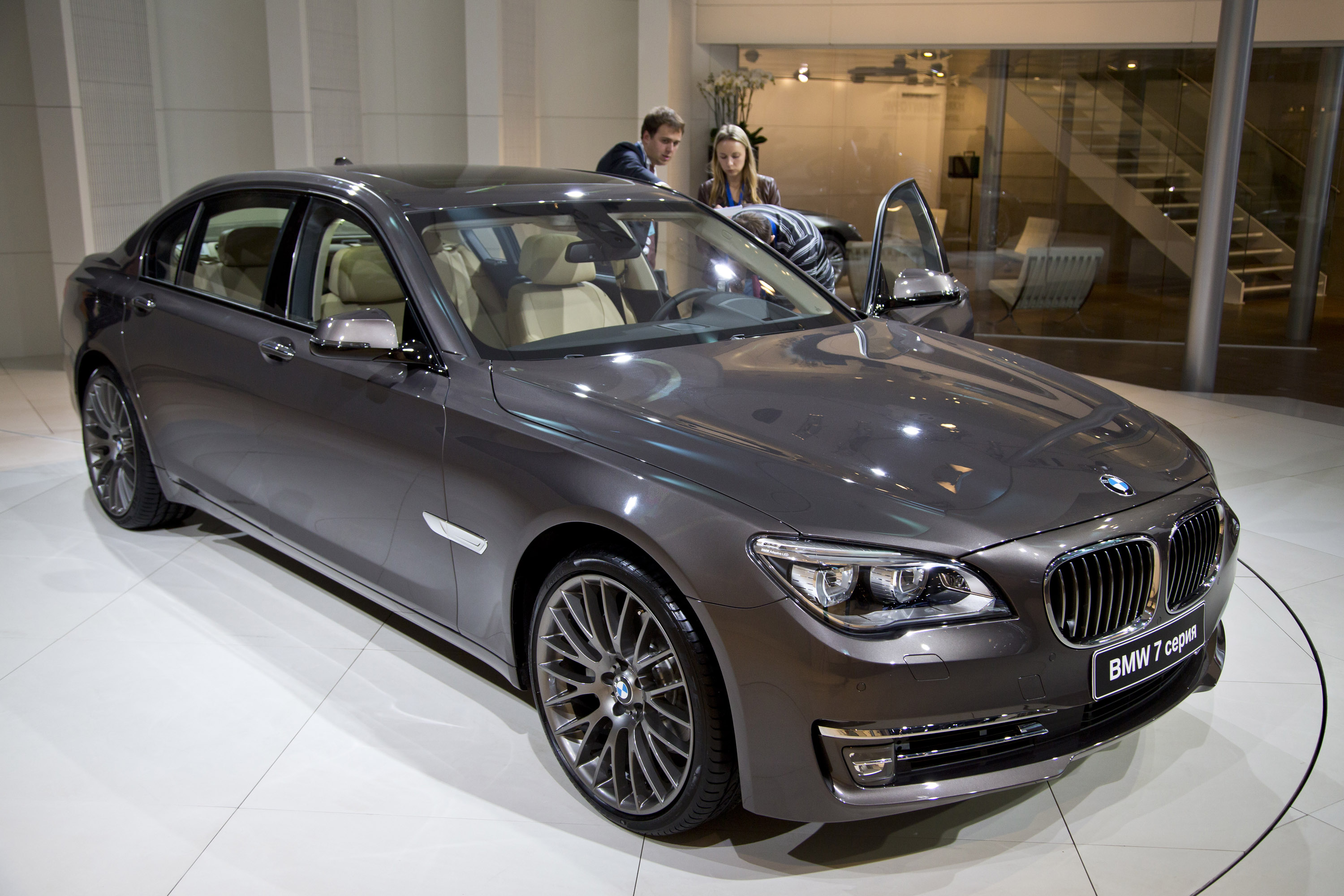 BMW 7-Series photo #34