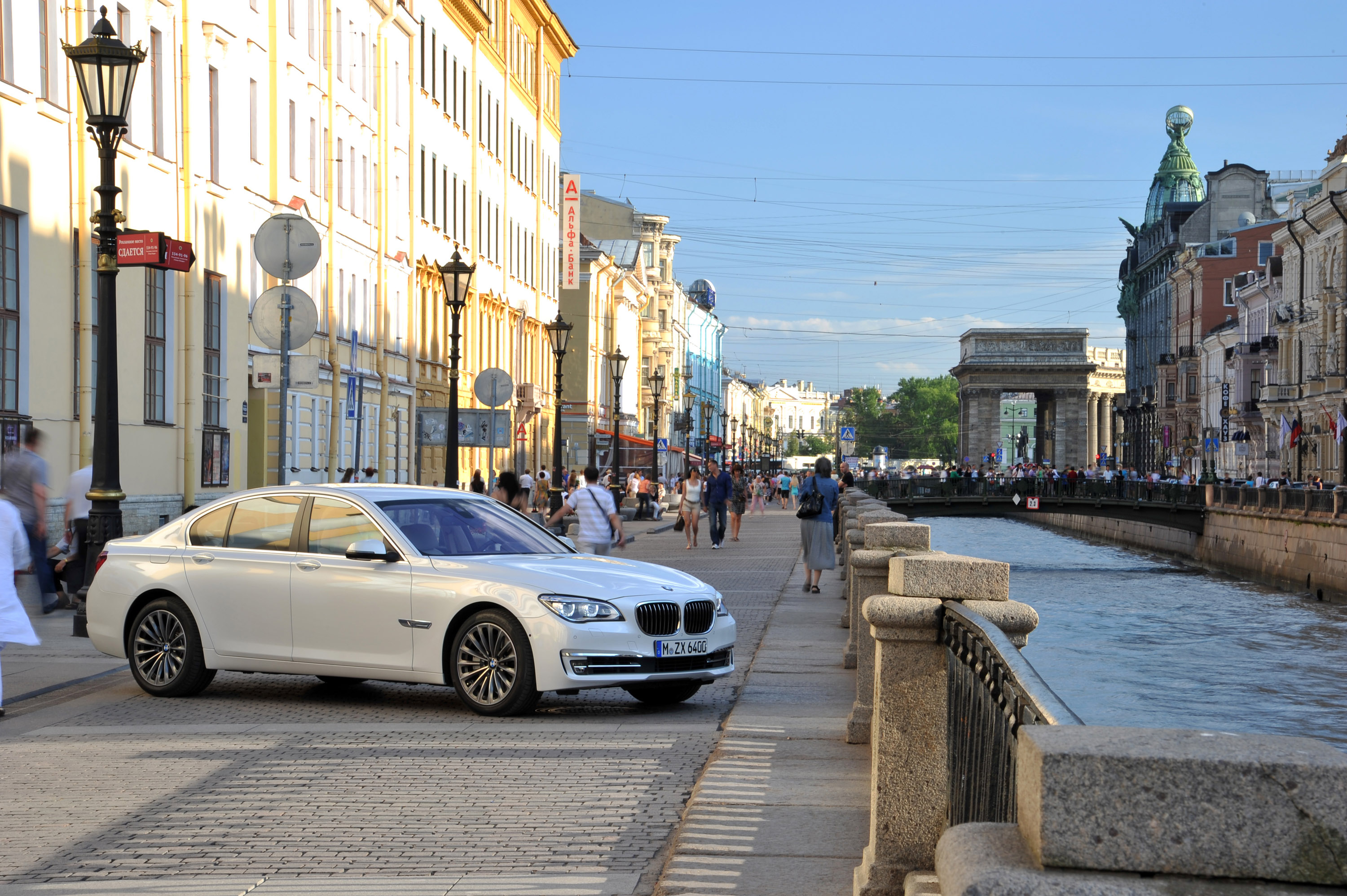 BMW 7-Series photo #44