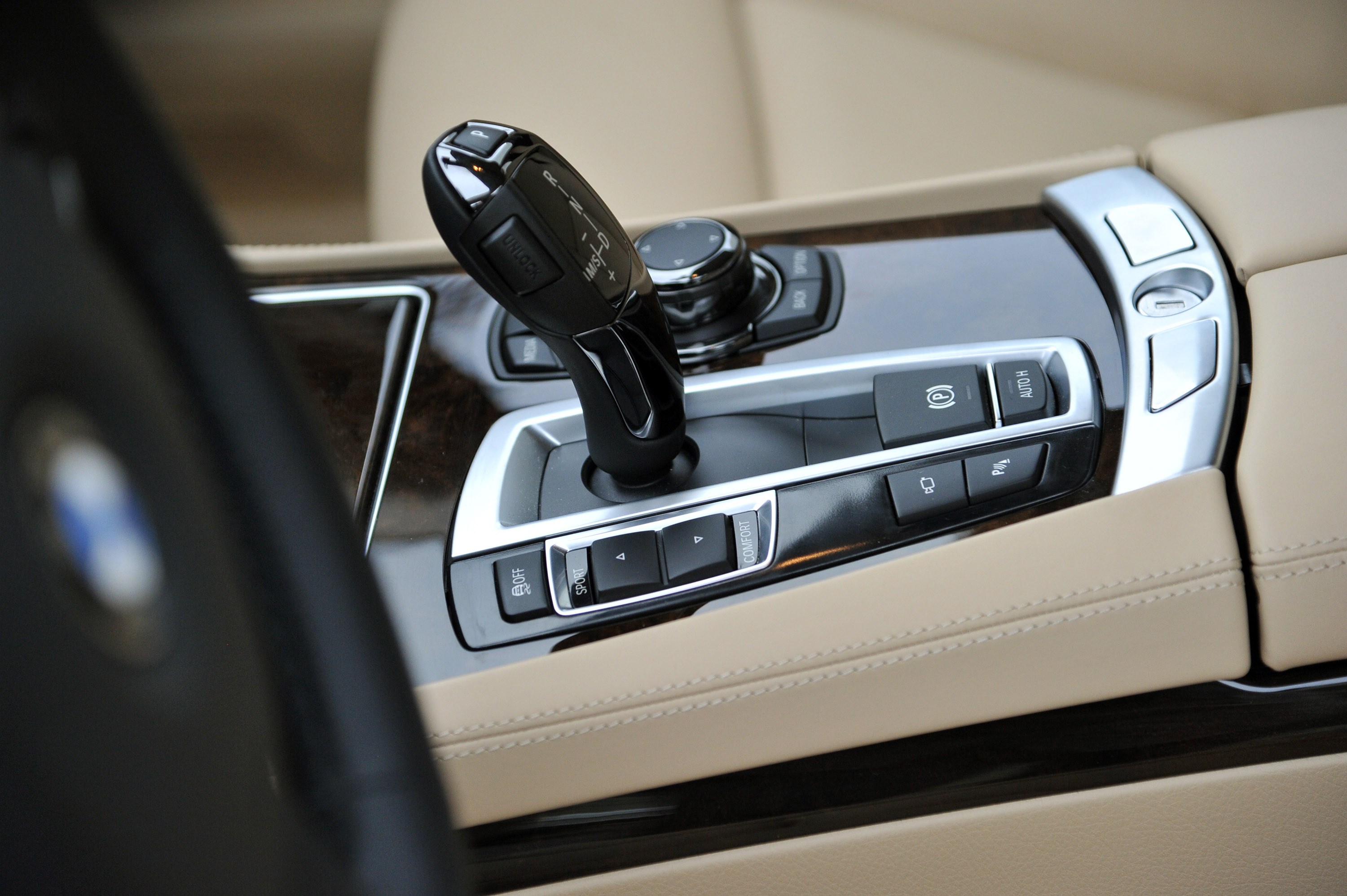 BMW 7-Series photo #55