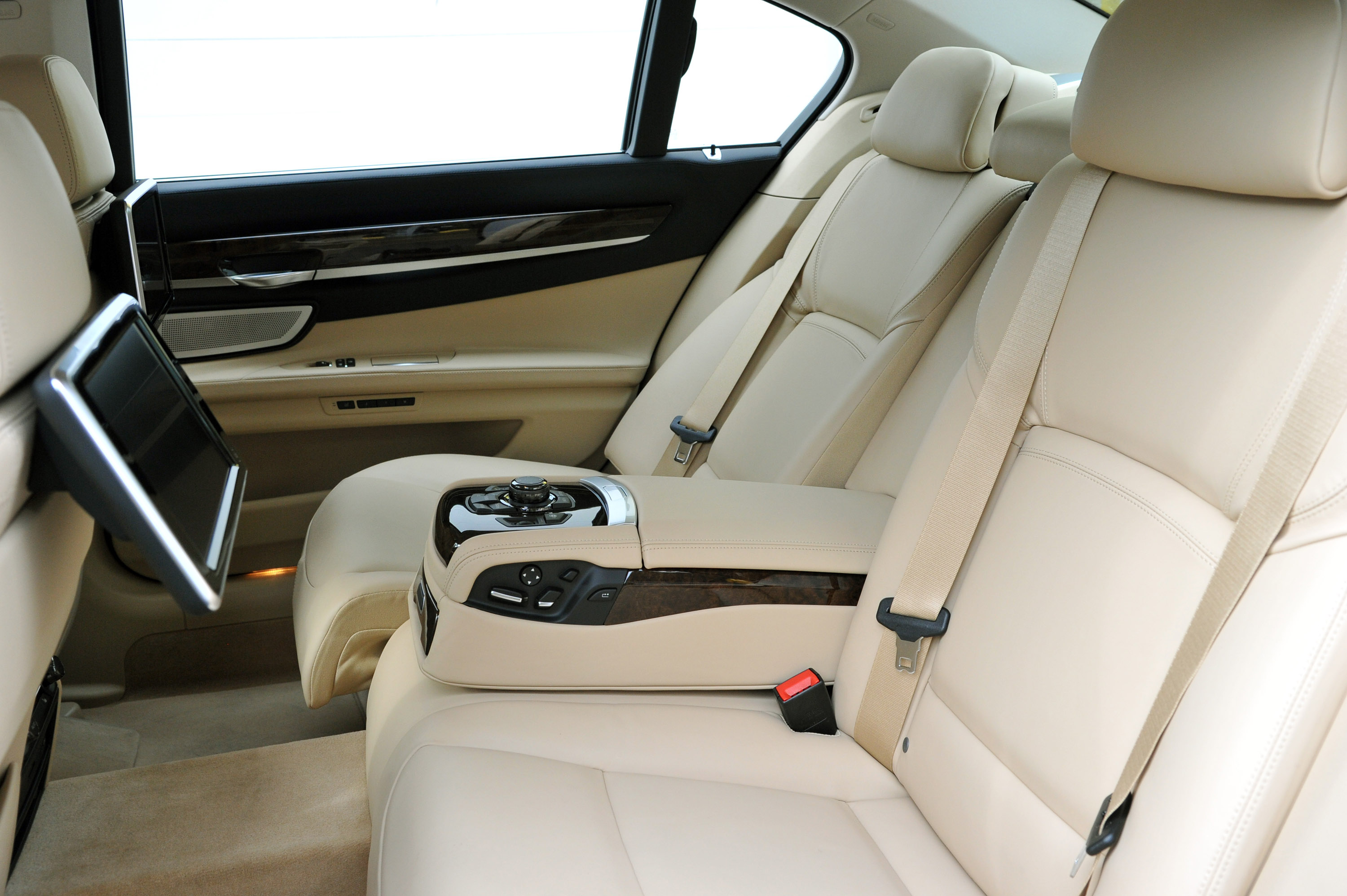 BMW 7-Series photo #62