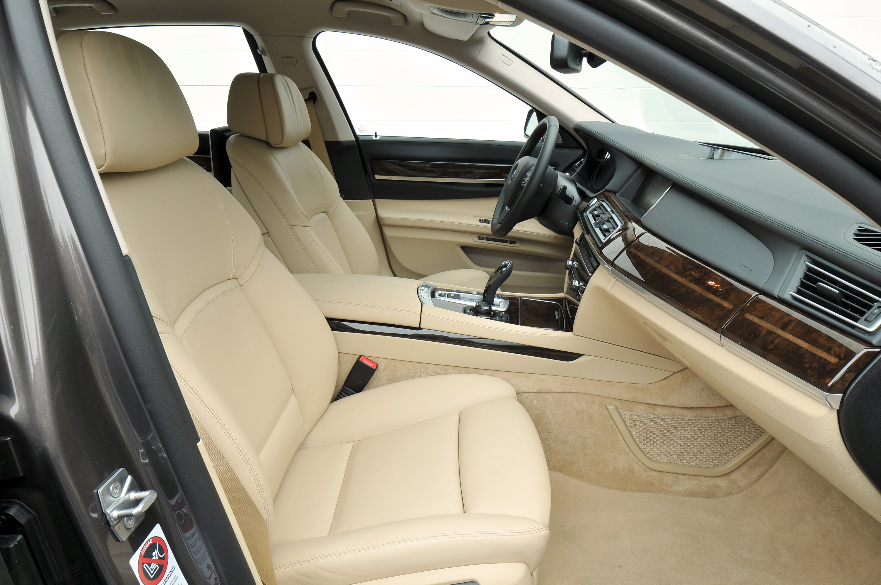 BMW 7-Series photo #68