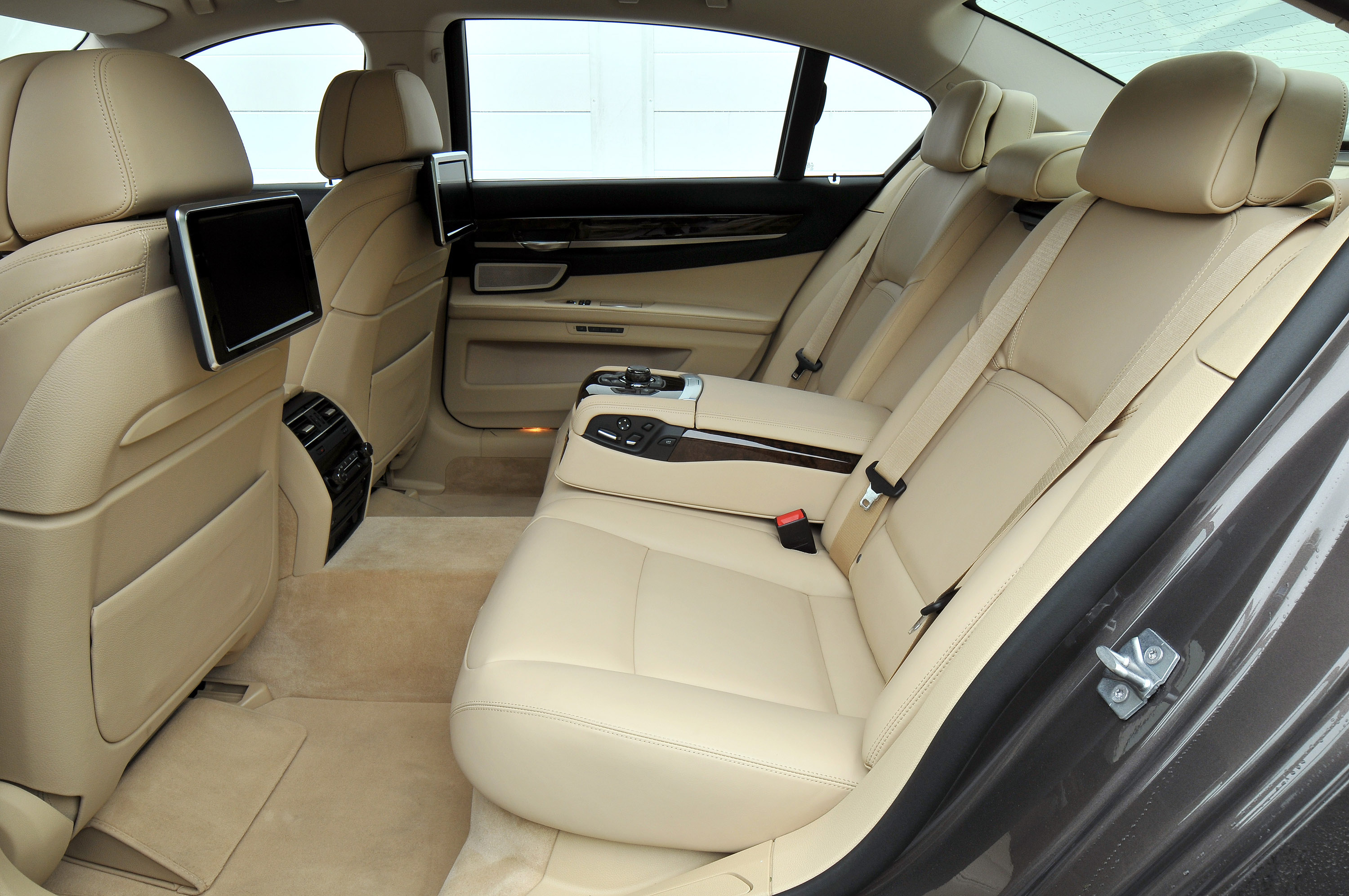 BMW 7-Series photo #69