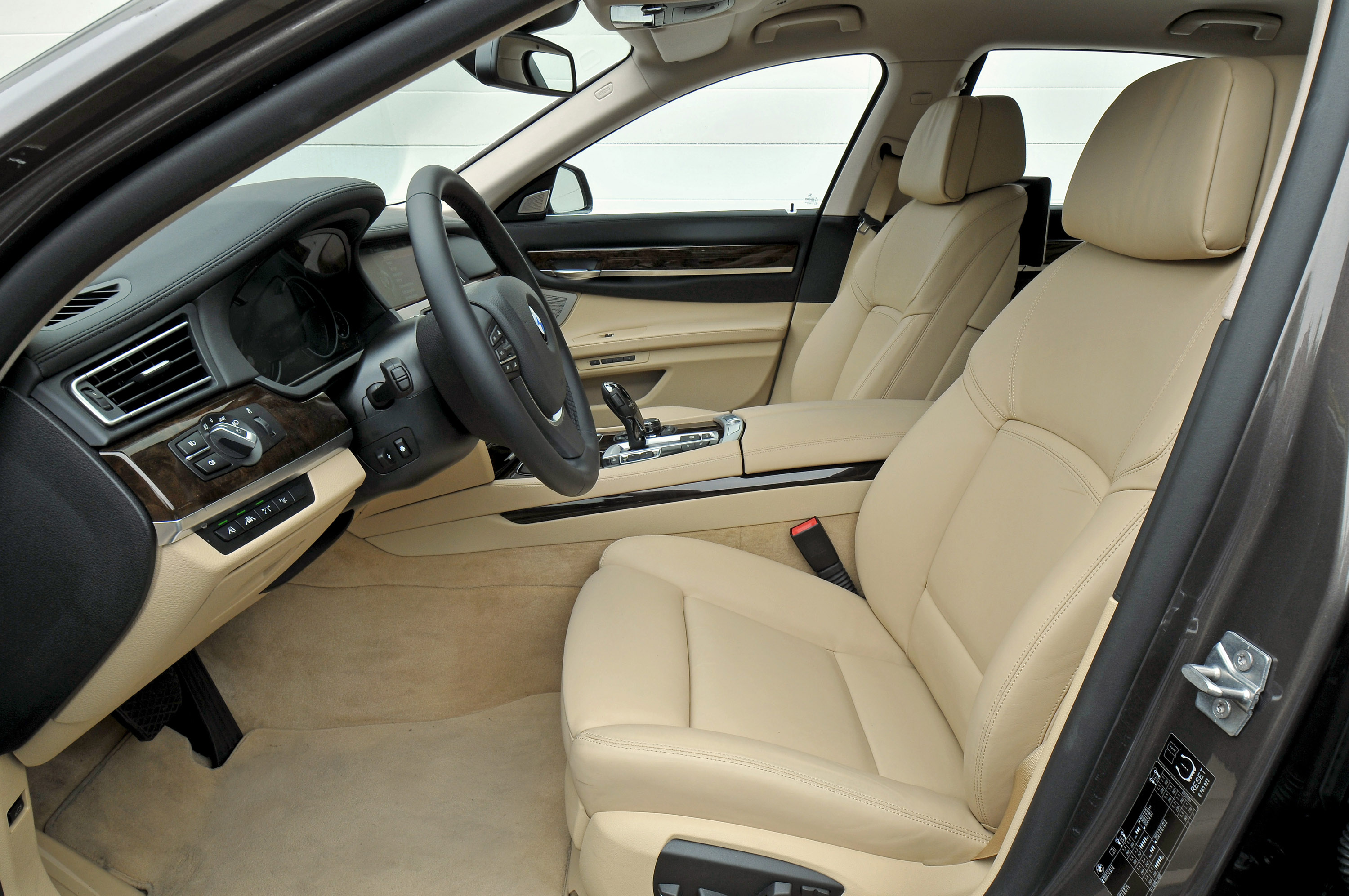 BMW 7-Series photo #70
