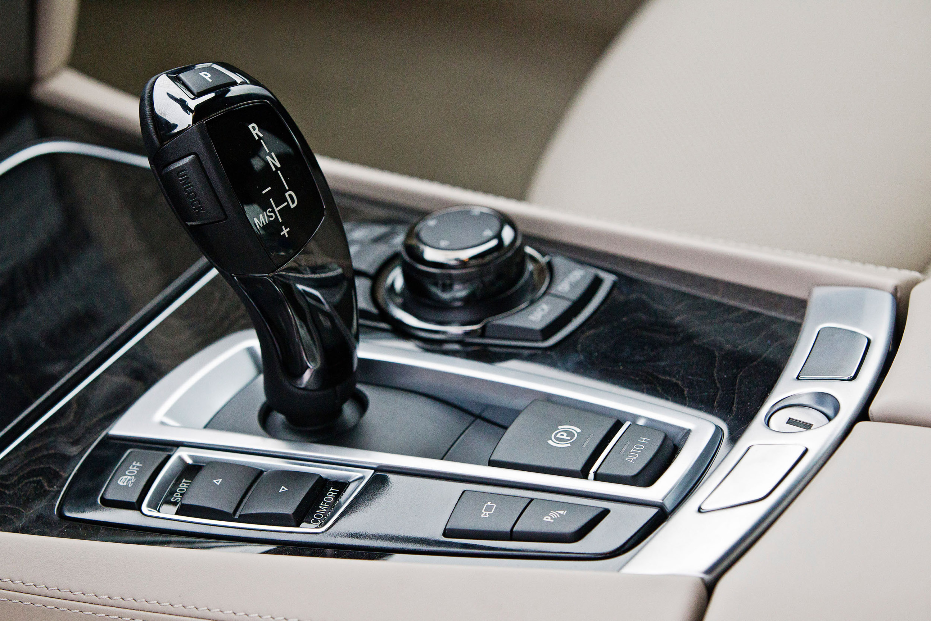 BMW 7-Series photo #81
