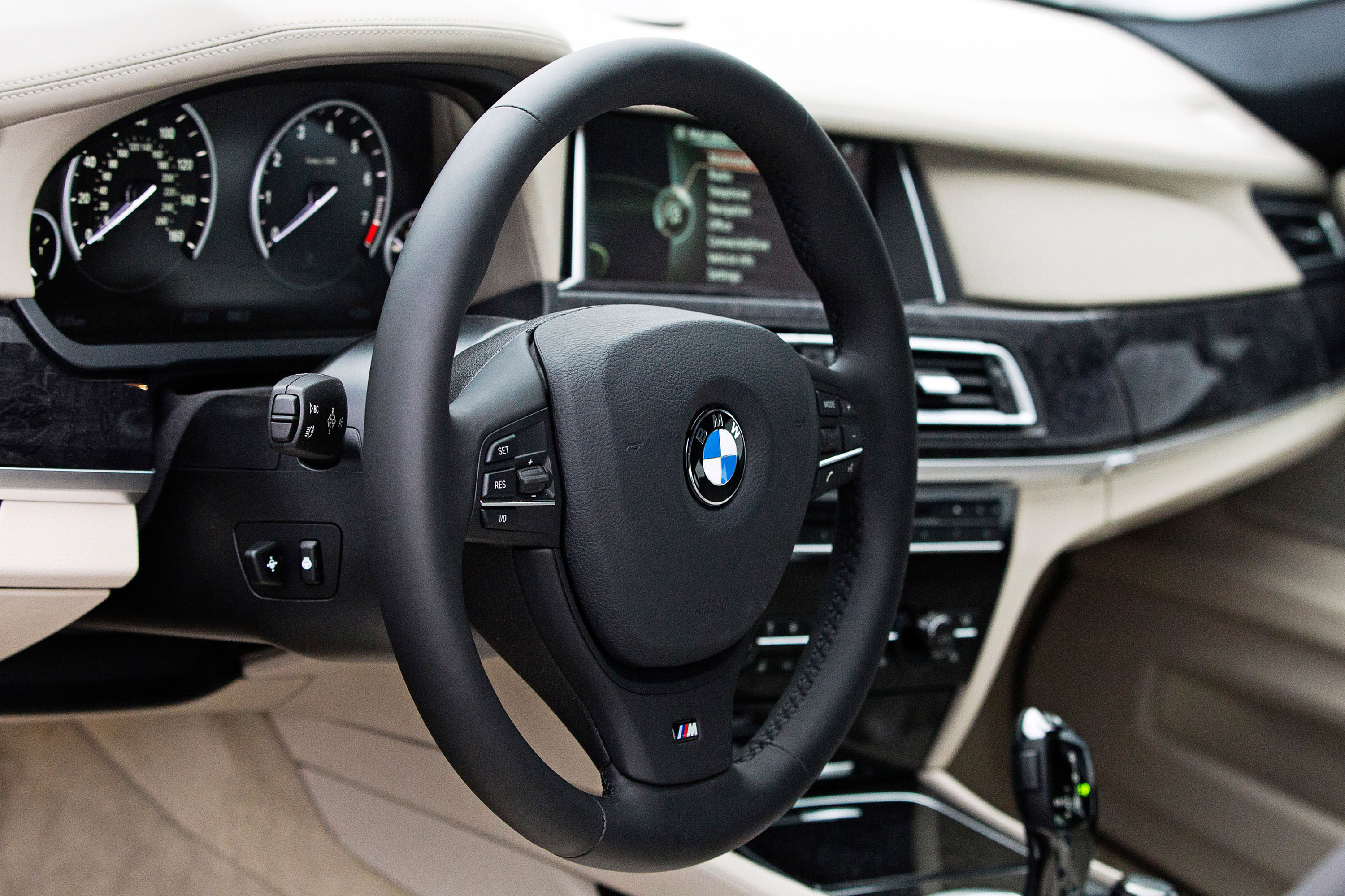 BMW 7-Series photo #82