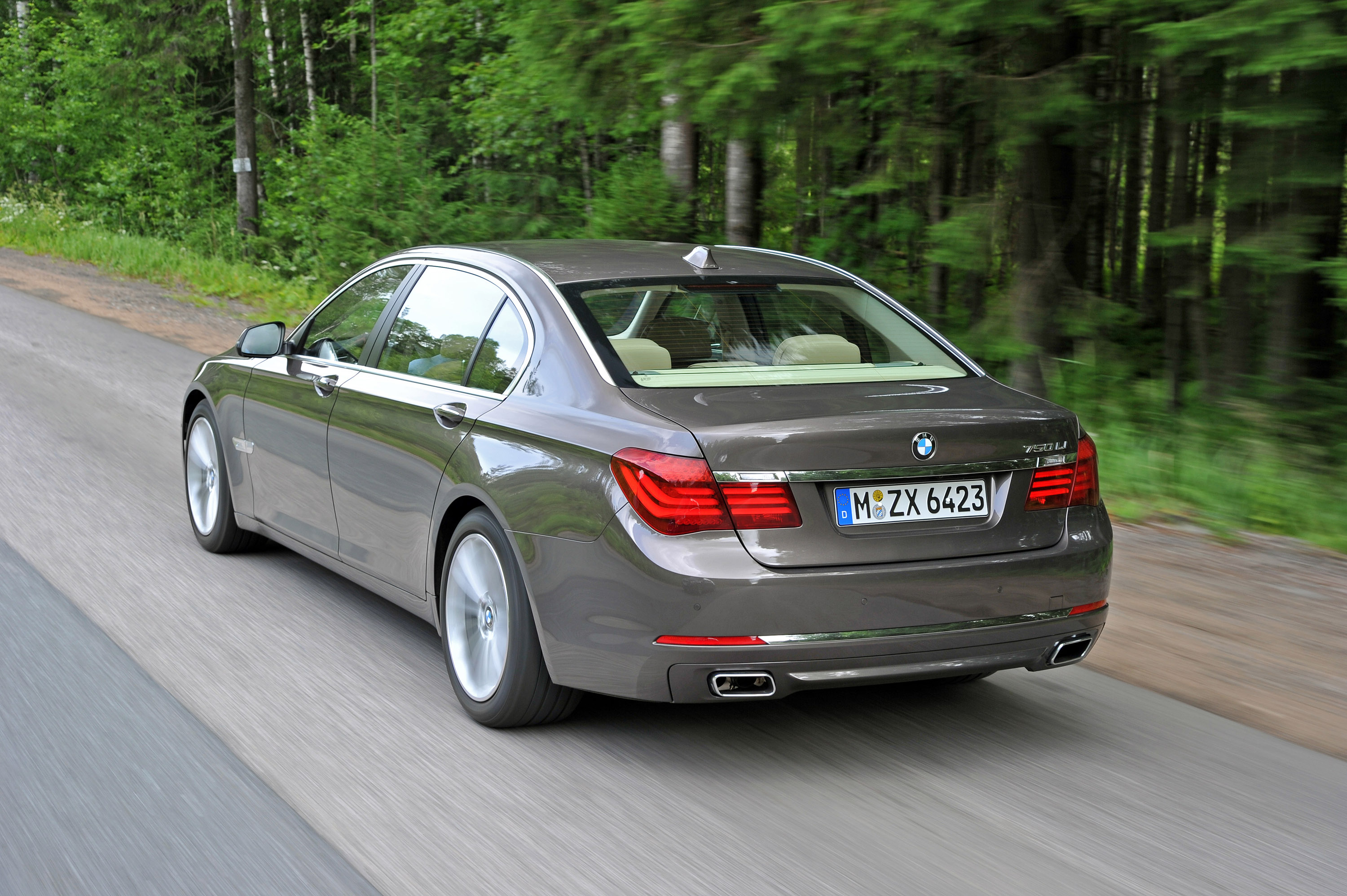 BMW 7-Series photo #92
