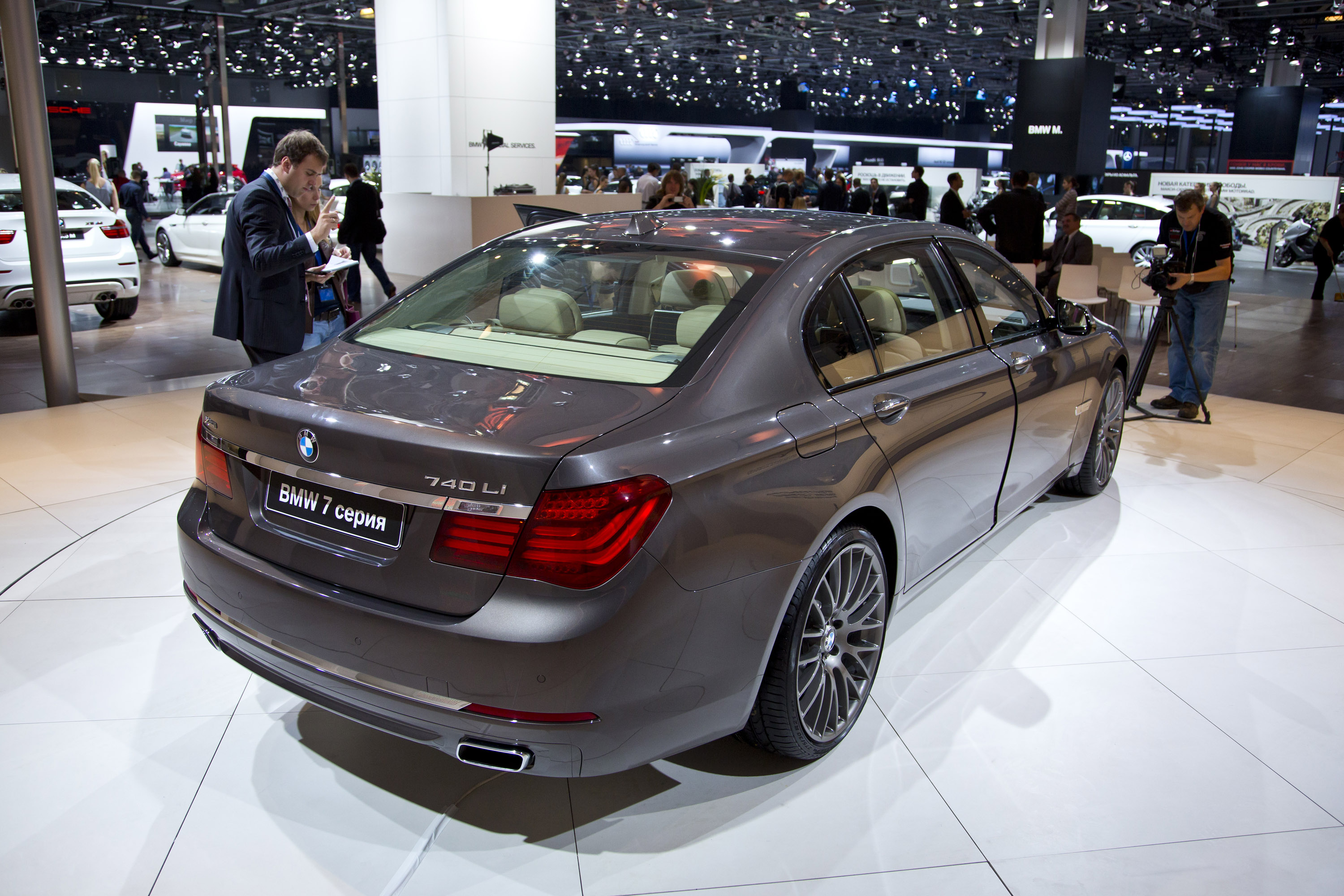 BMW 7-Series photo #94