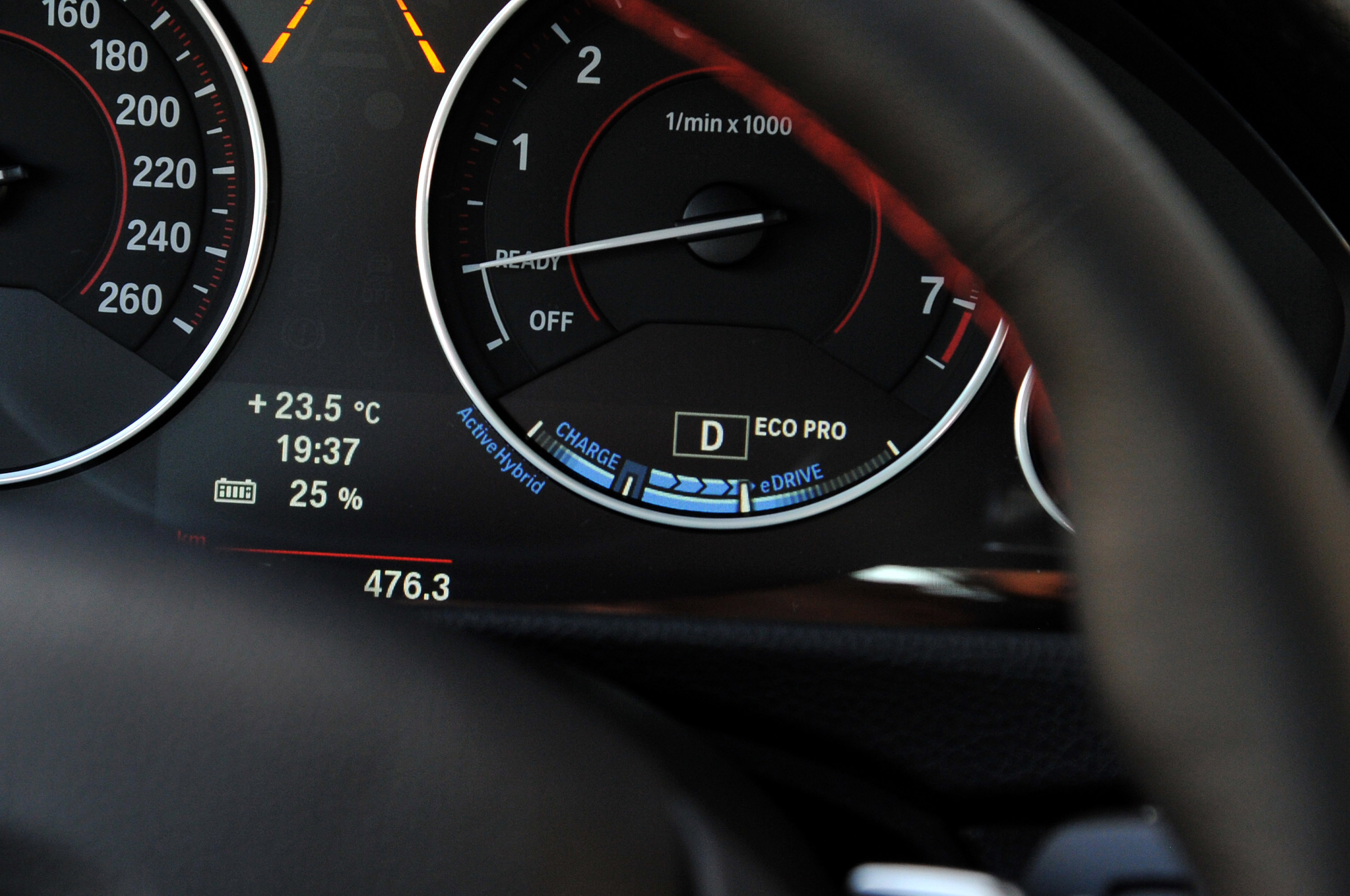 BMW ActiveHybrid 3 photo #32