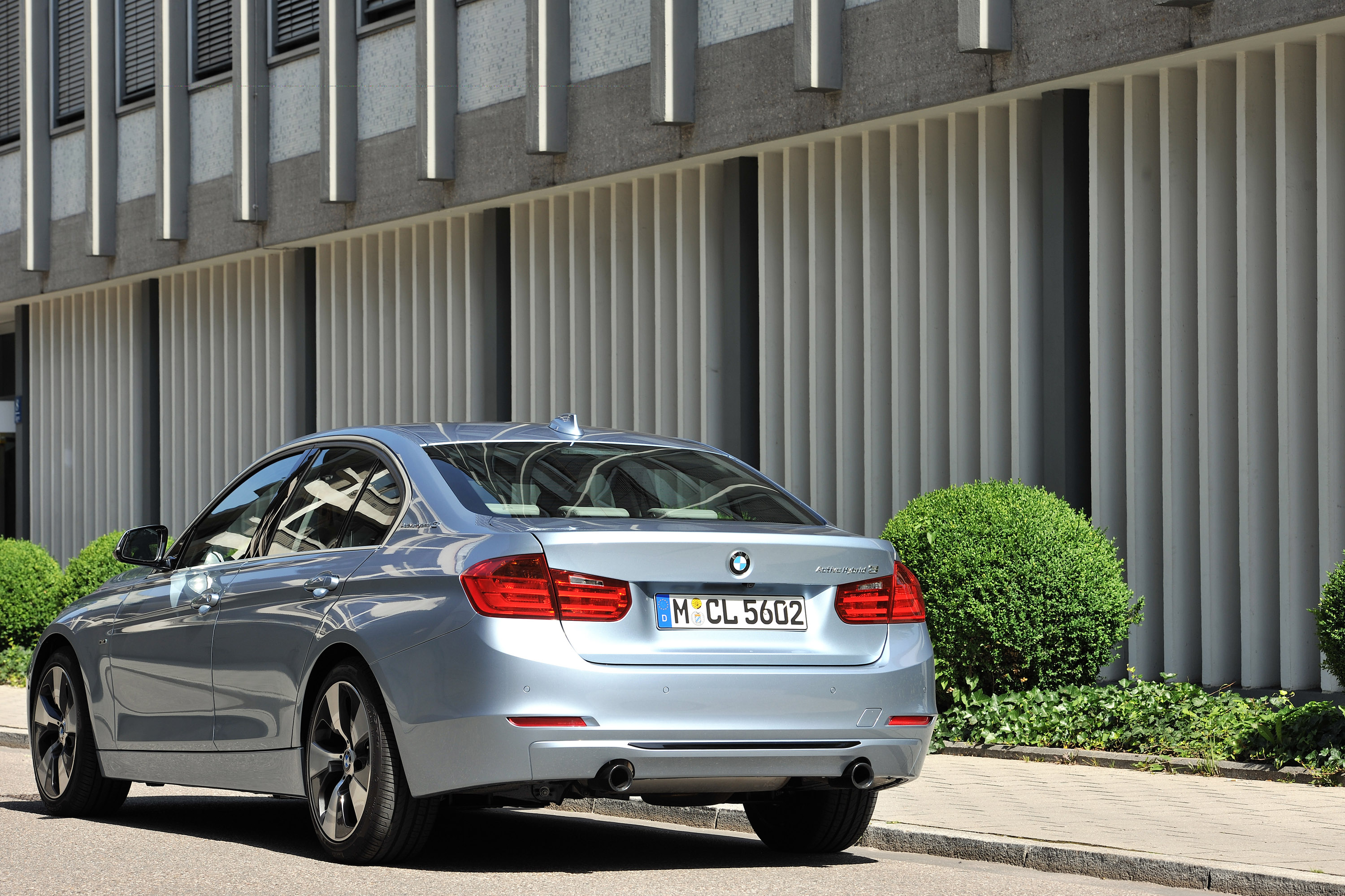 BMW ActiveHybrid 3 photo #47