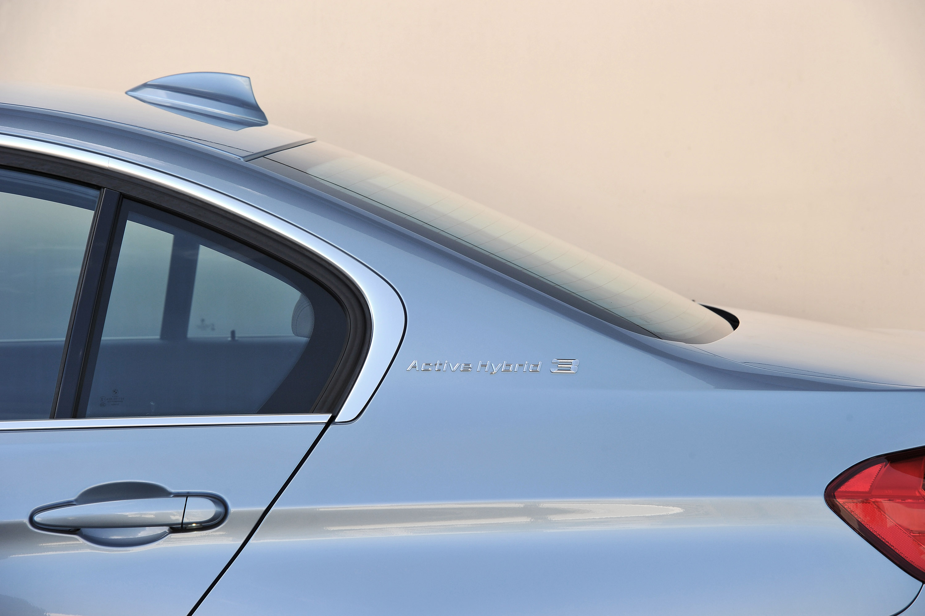BMW ActiveHybrid 3 photo #51