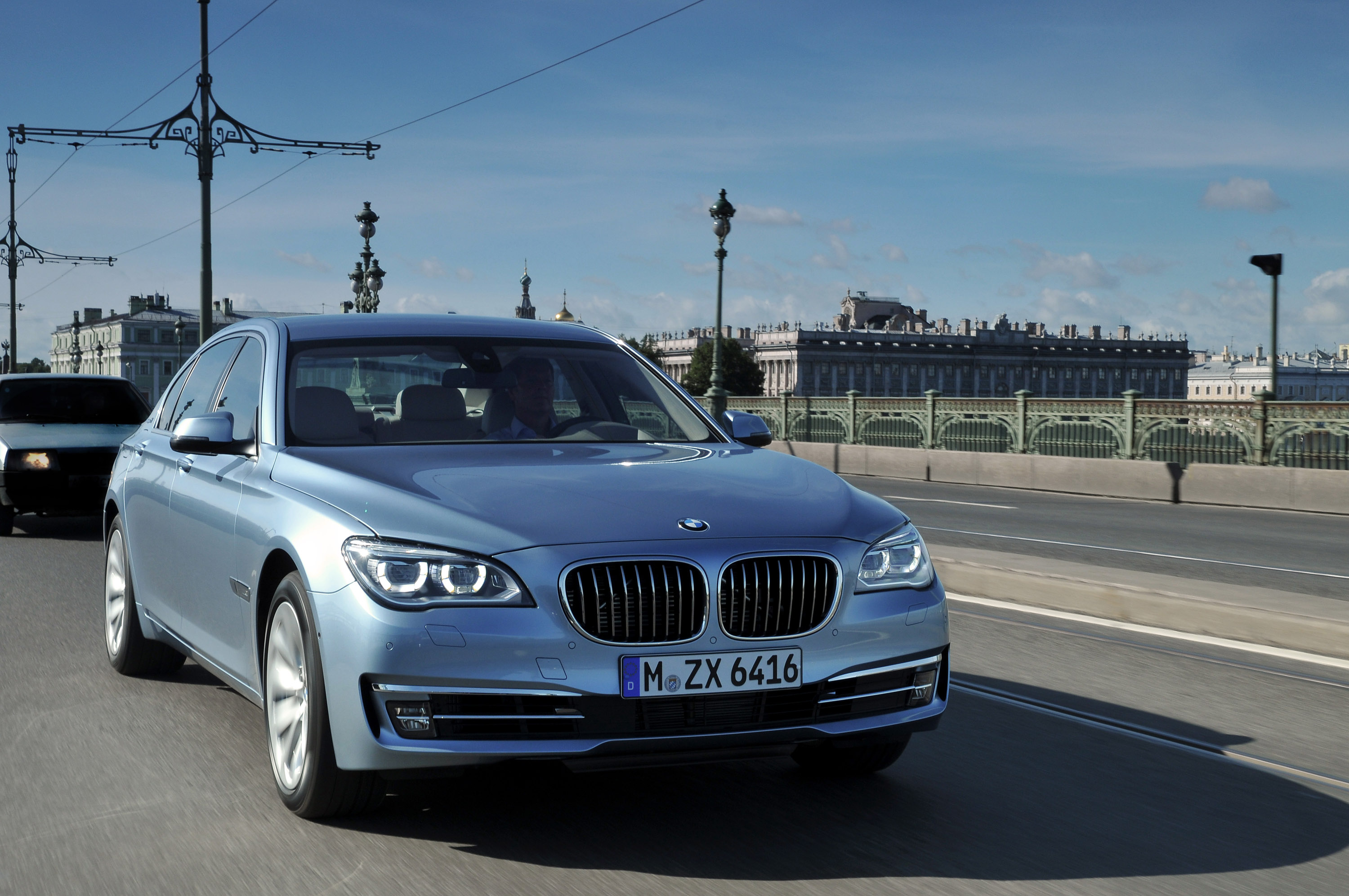 BMW ActiveHybrid 7 photo #5