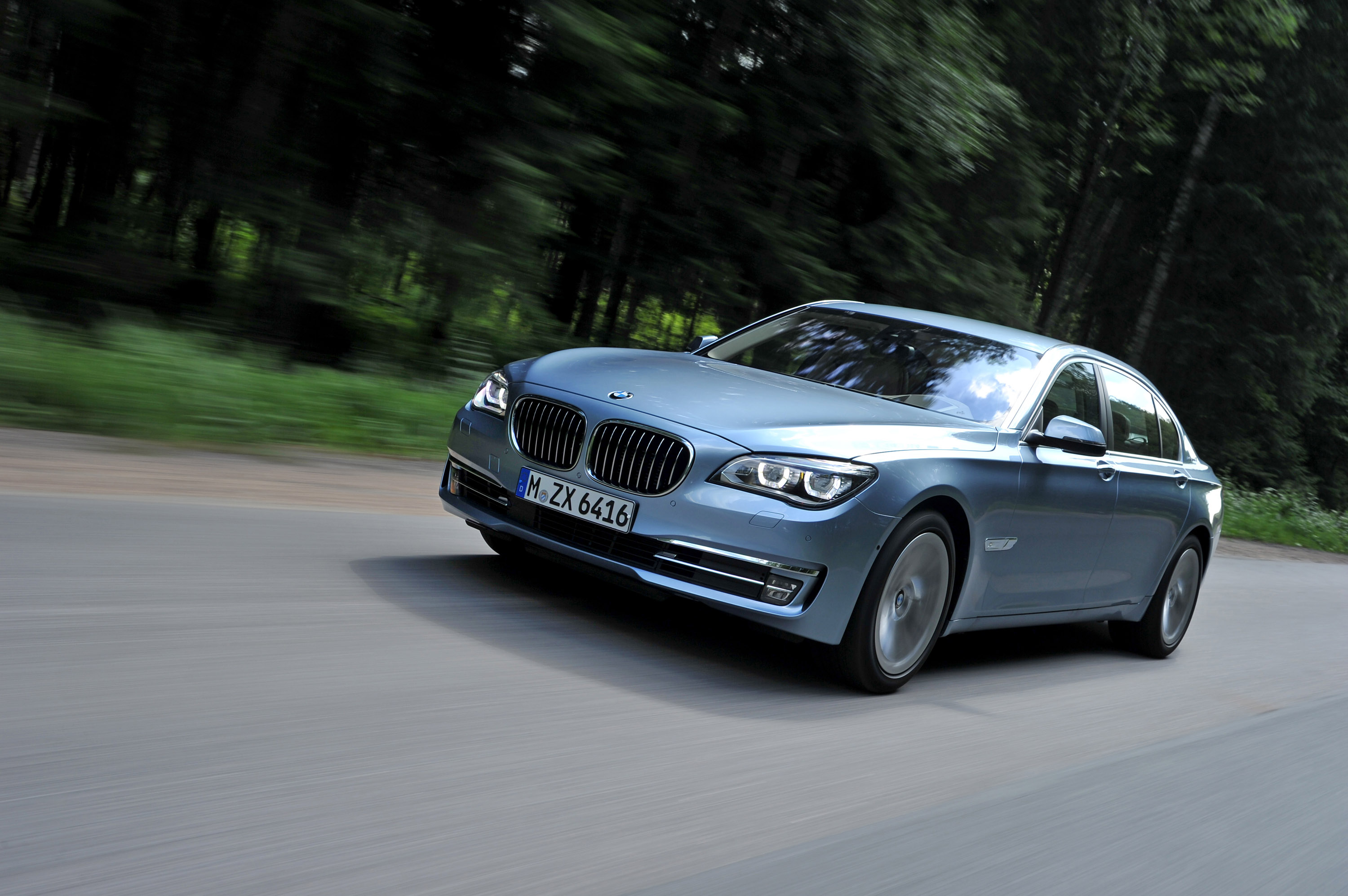 BMW ActiveHybrid 7 photo #9