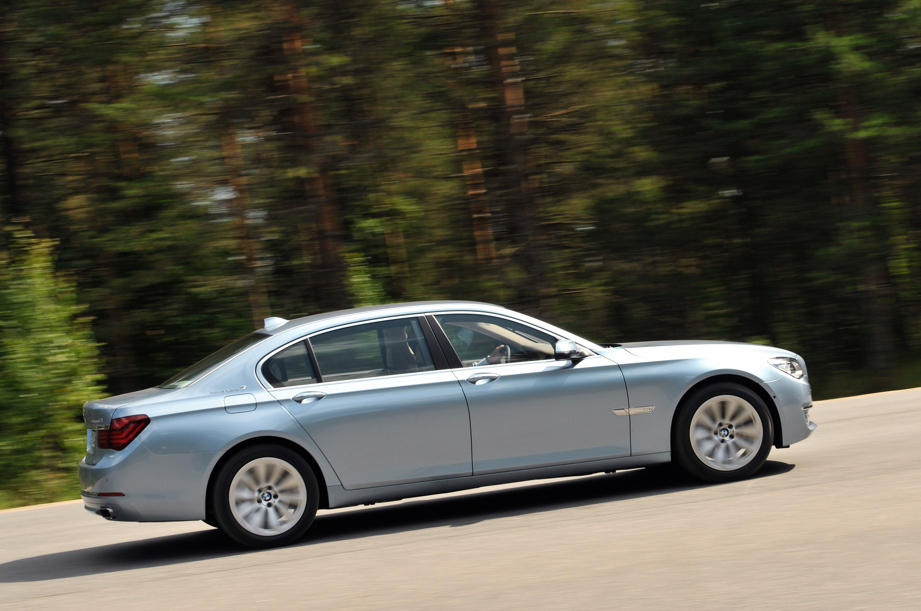 BMW ActiveHybrid 7 photo #17