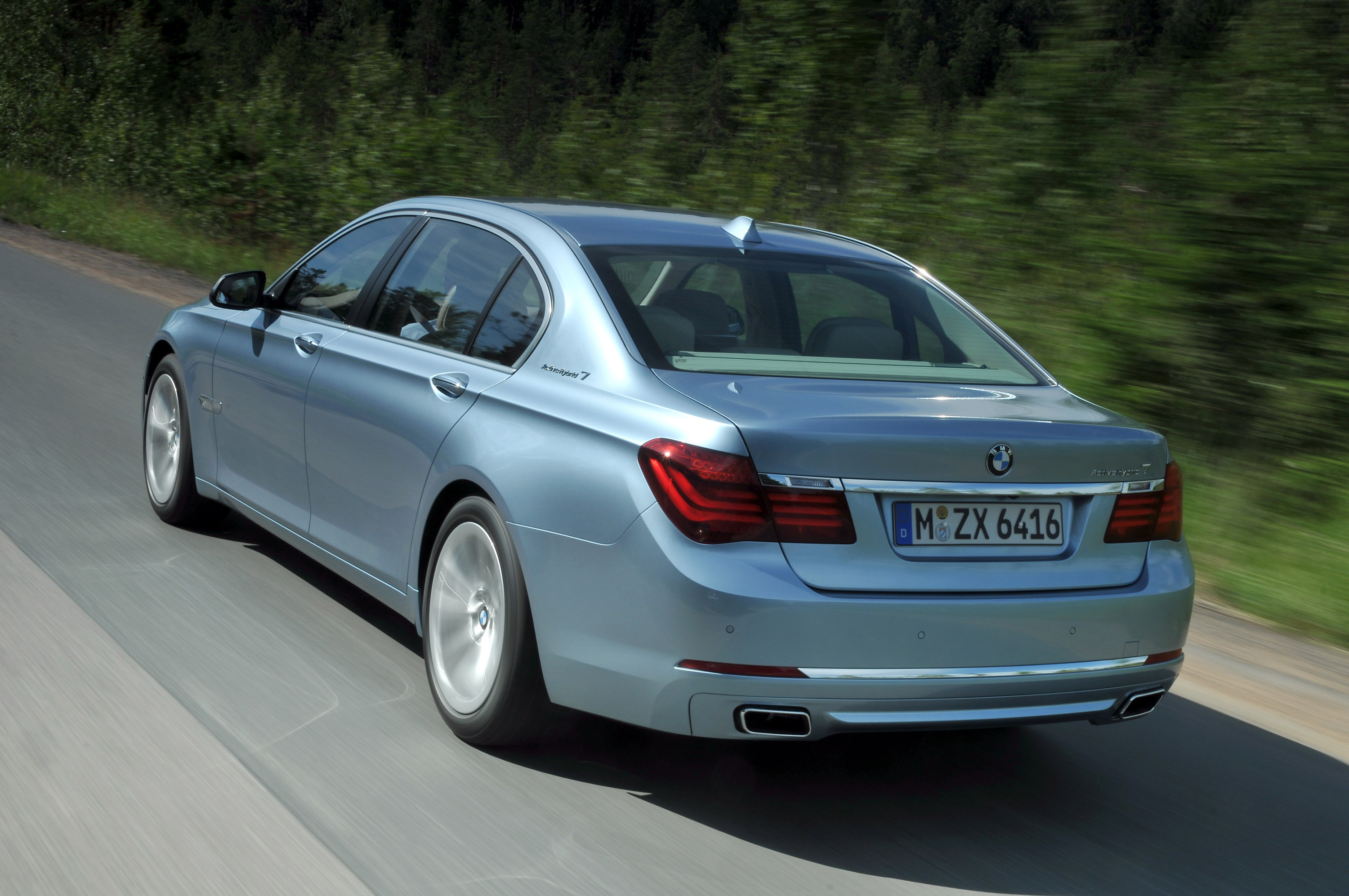 BMW ActiveHybrid 7 photo #30