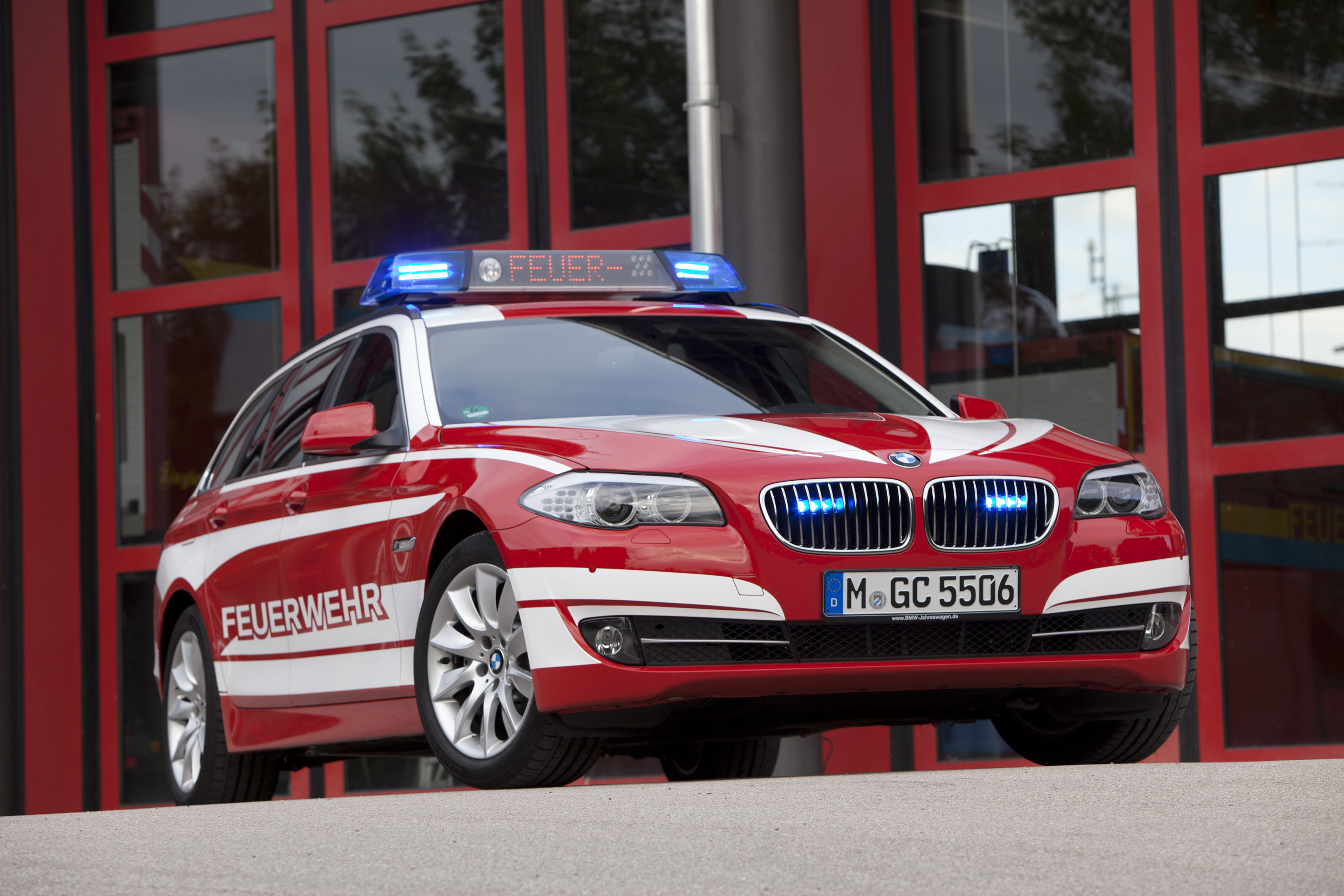 BMW RETTmobil Emergency Vehicle photo #2