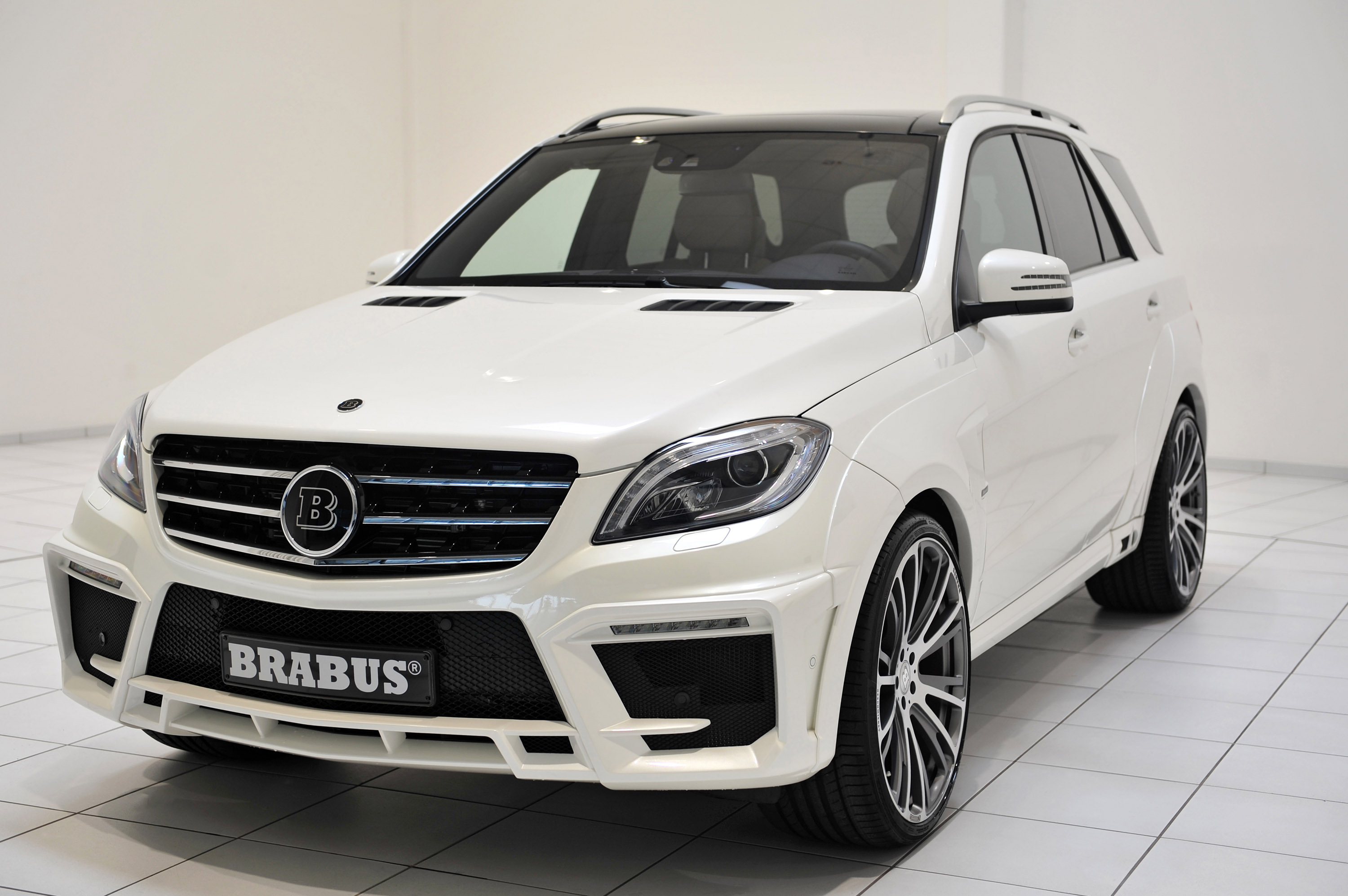 Brabus B63S-700 Widestar Mercedes-Benz ML 63 photo #2