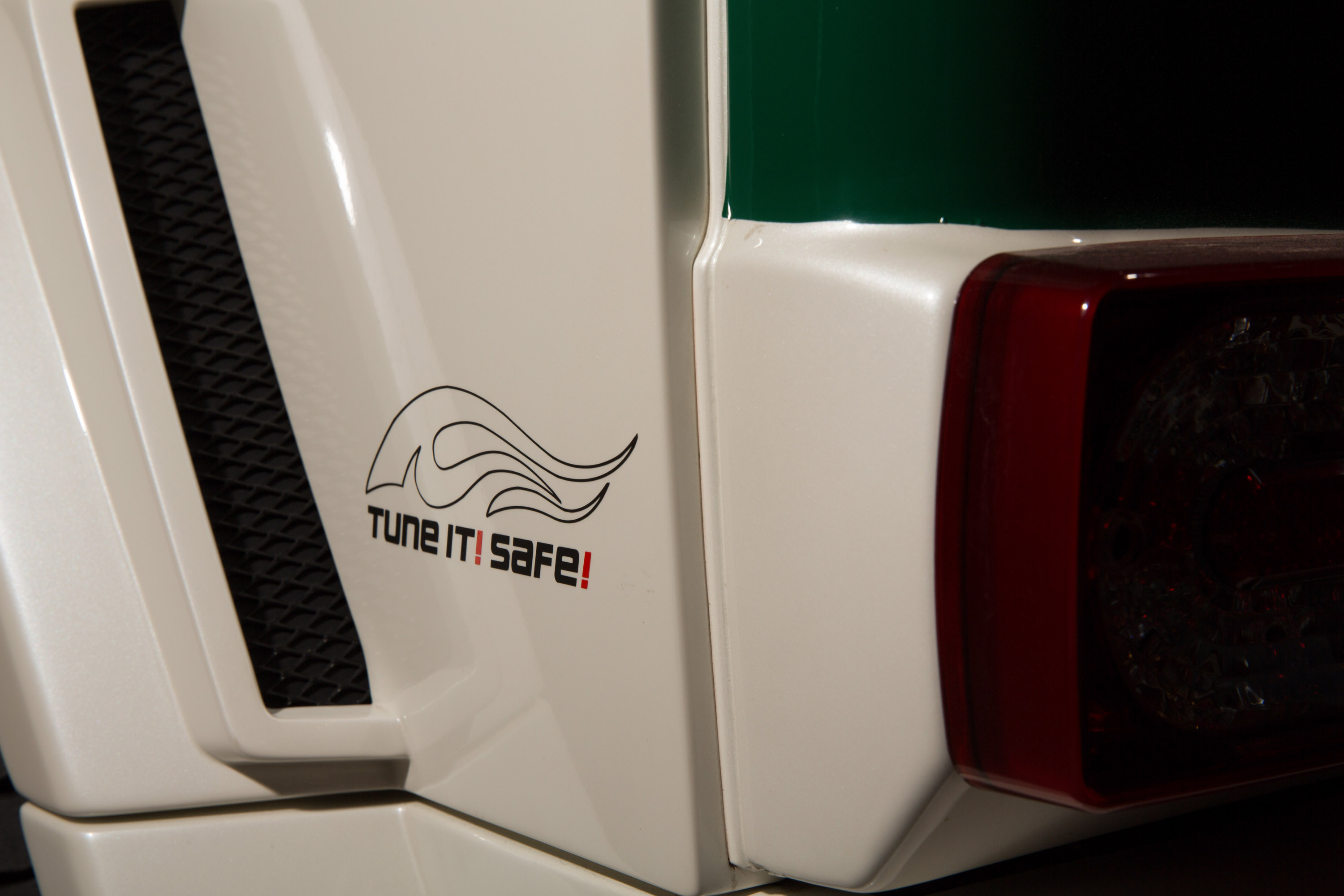 Brabus Mercedes-Benz B63S-700 Widestar Dubai Police photo #27