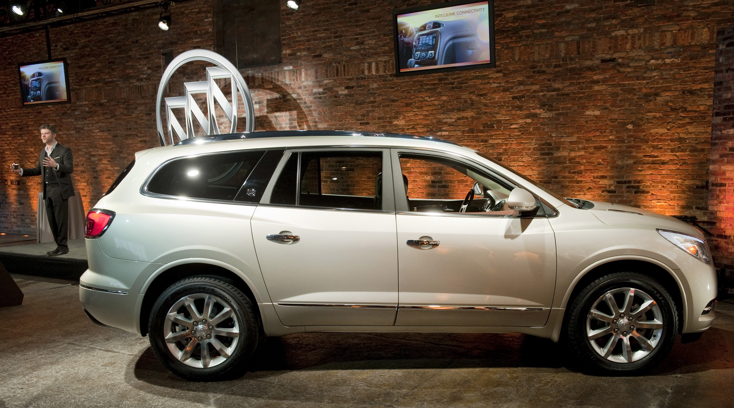 Buick Enclave photo #7