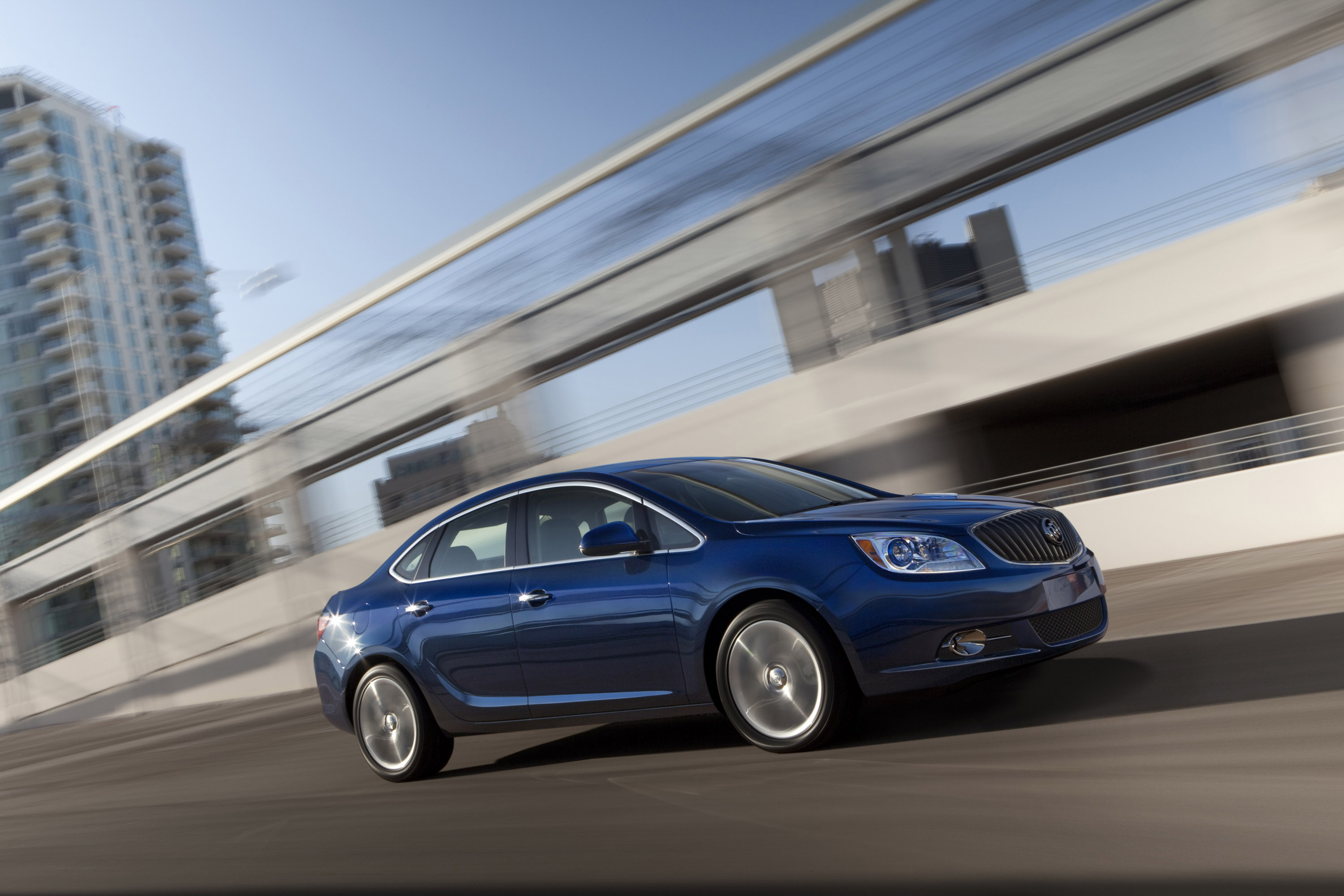 Buick Verano Turbo photo #2