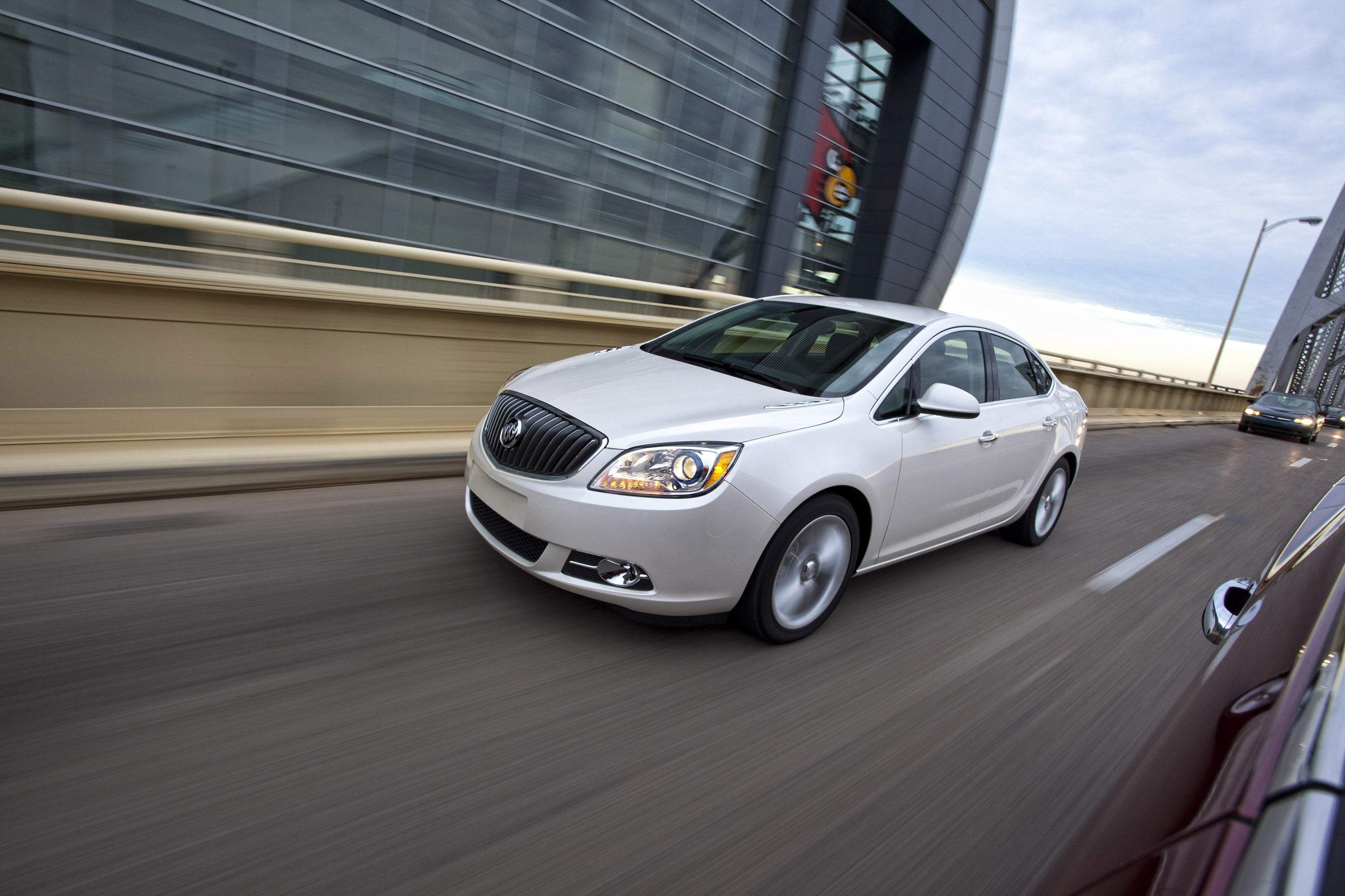 Buick Verano Turbo photo #15