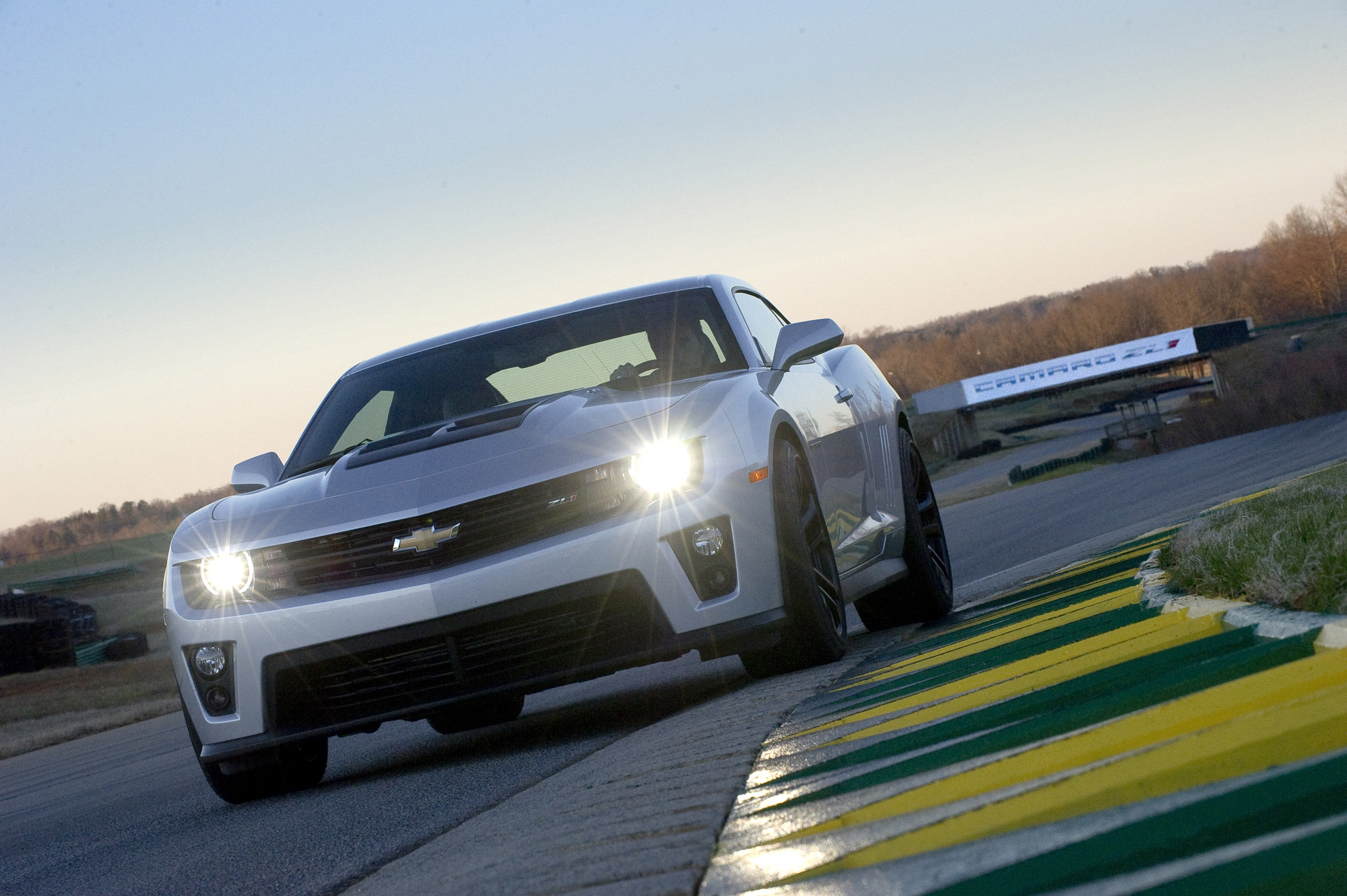 Chevrolet Camaro ZL1 photo #10