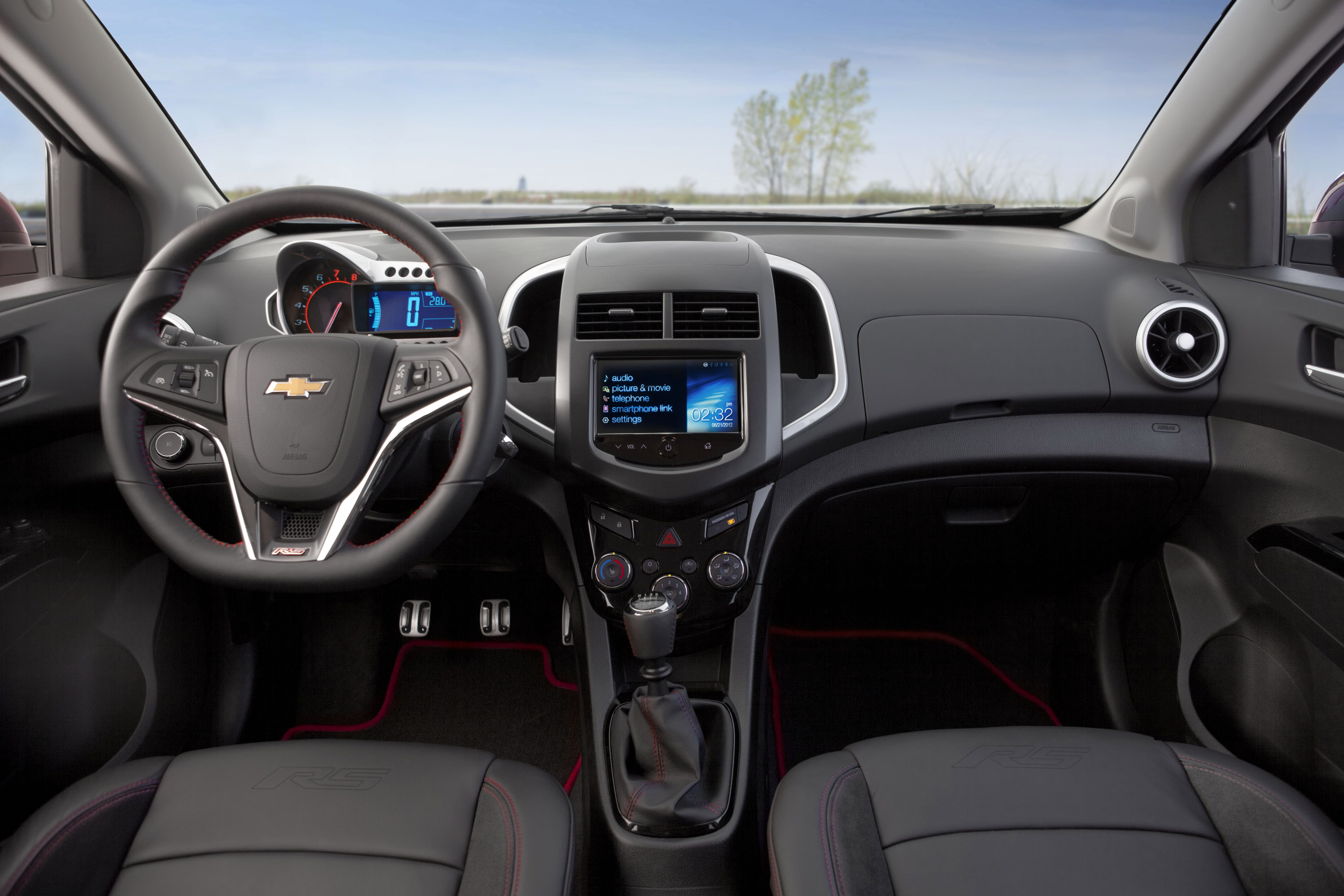 Chevrolet Sonic RS photo #2