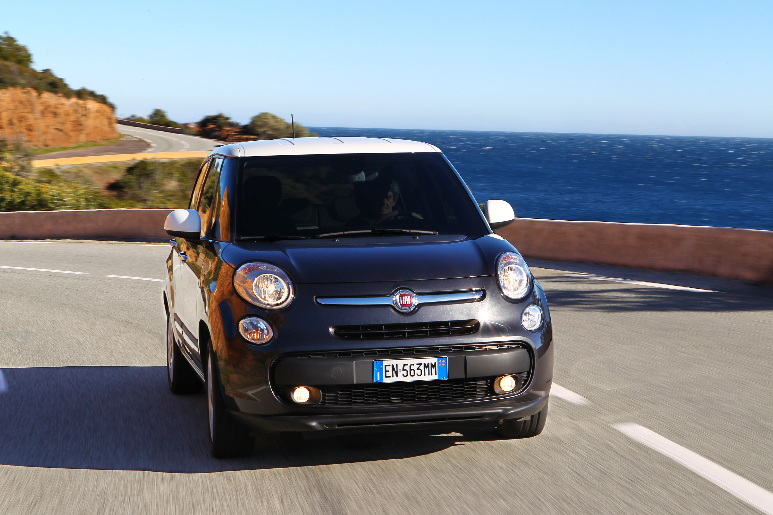 Fiat 500L photo #16