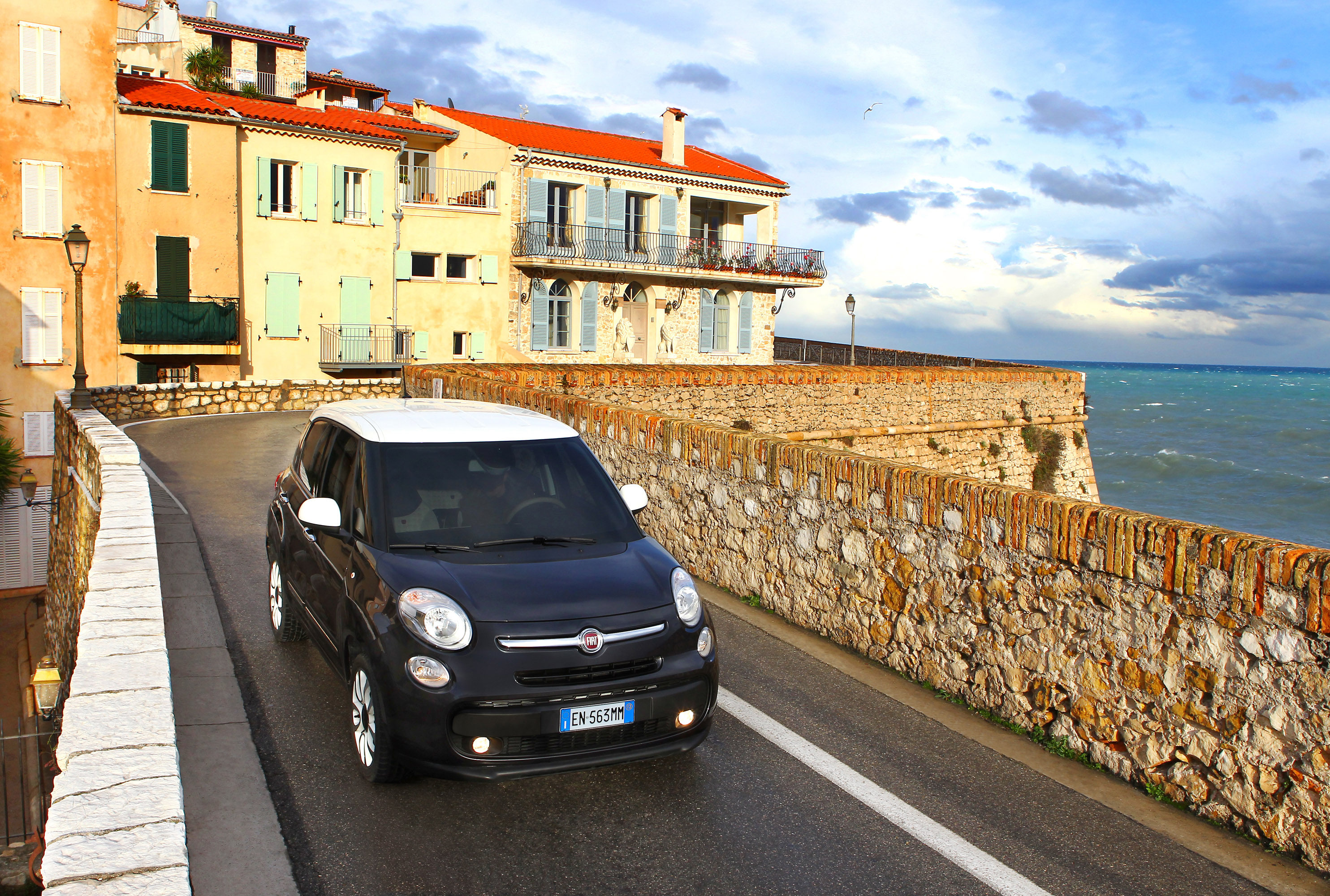 Fiat 500L photo #19