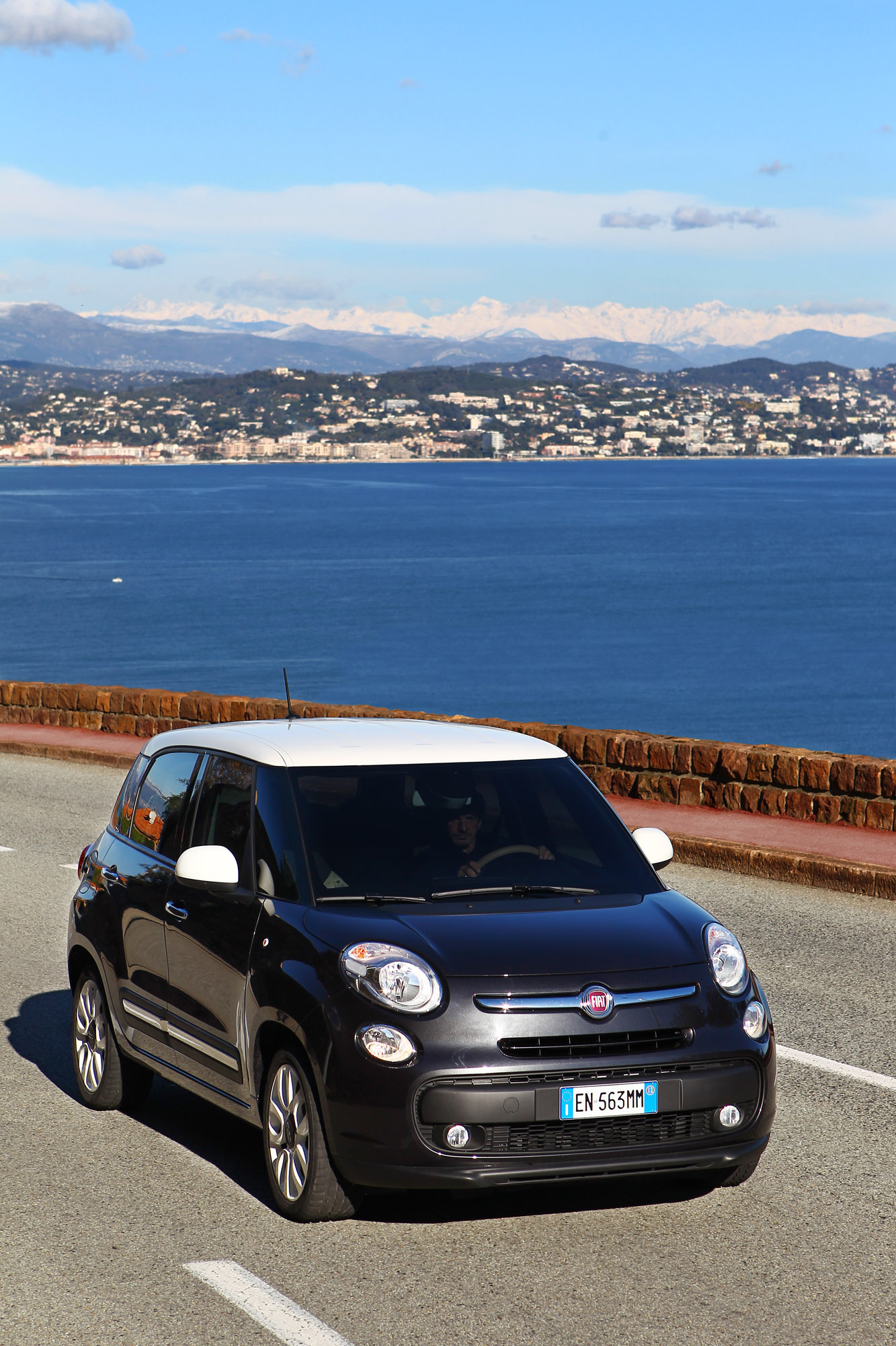 Fiat 500L photo #21