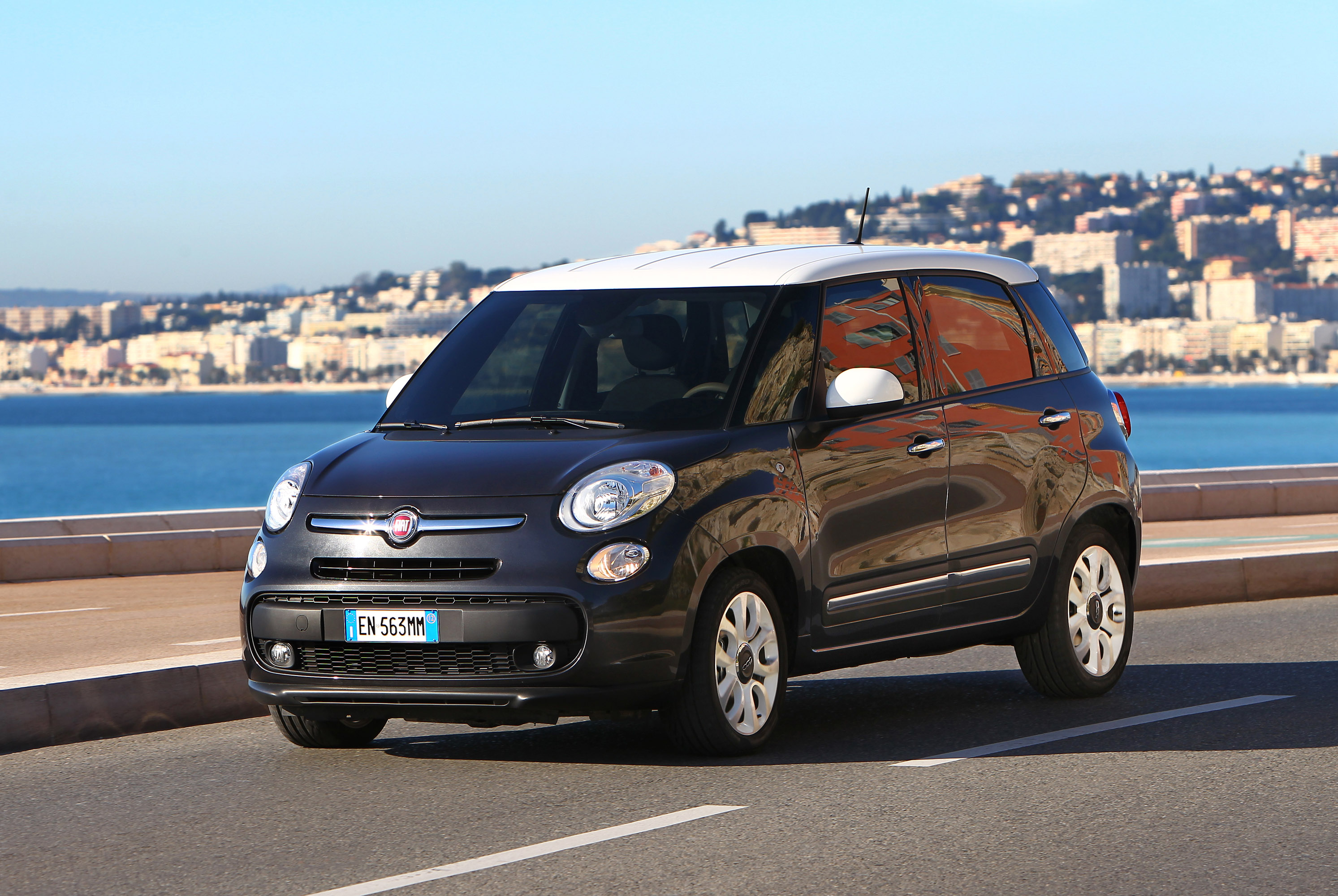 Fiat 500L photo #25