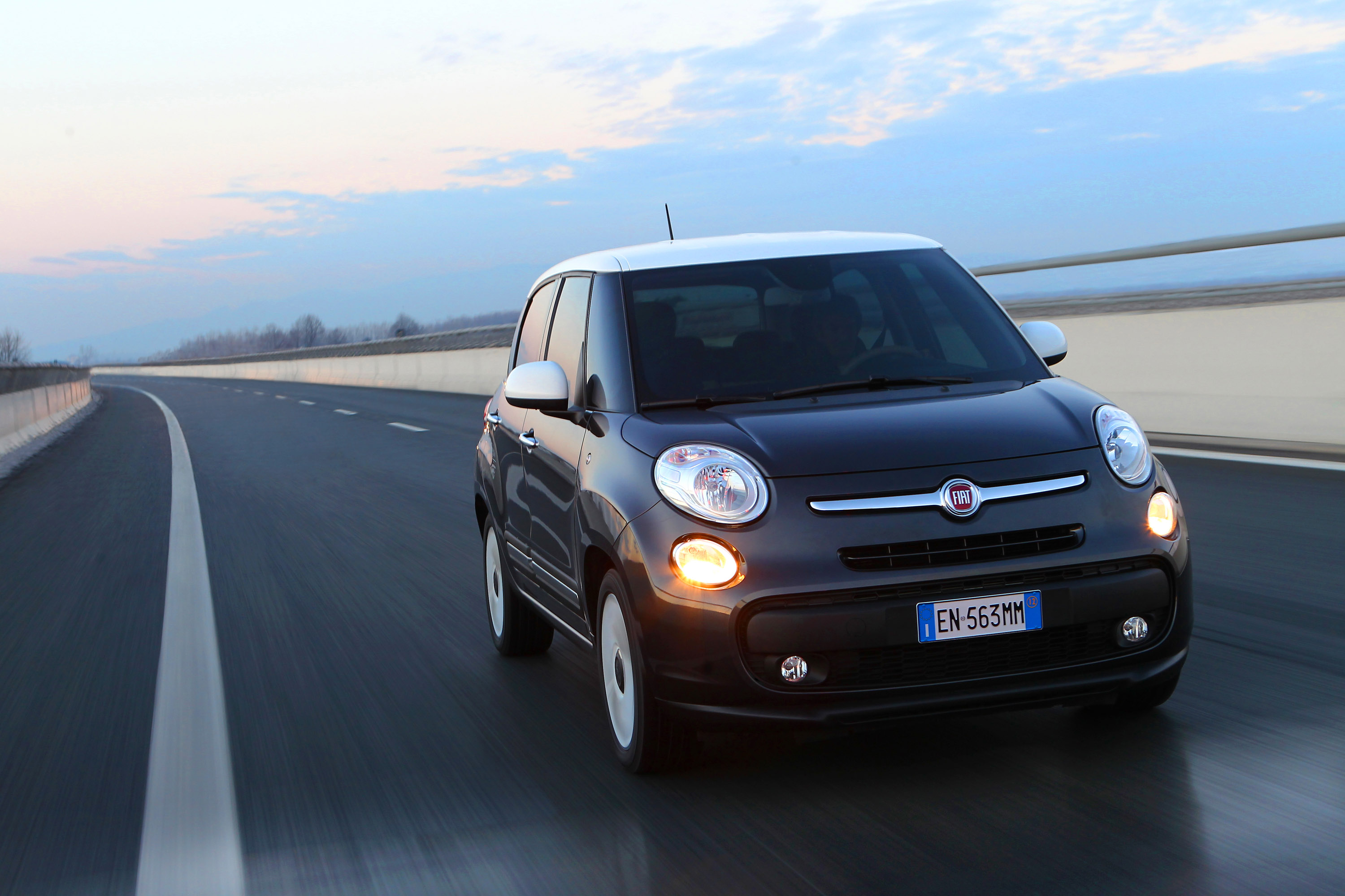 Fiat 500L photo #26