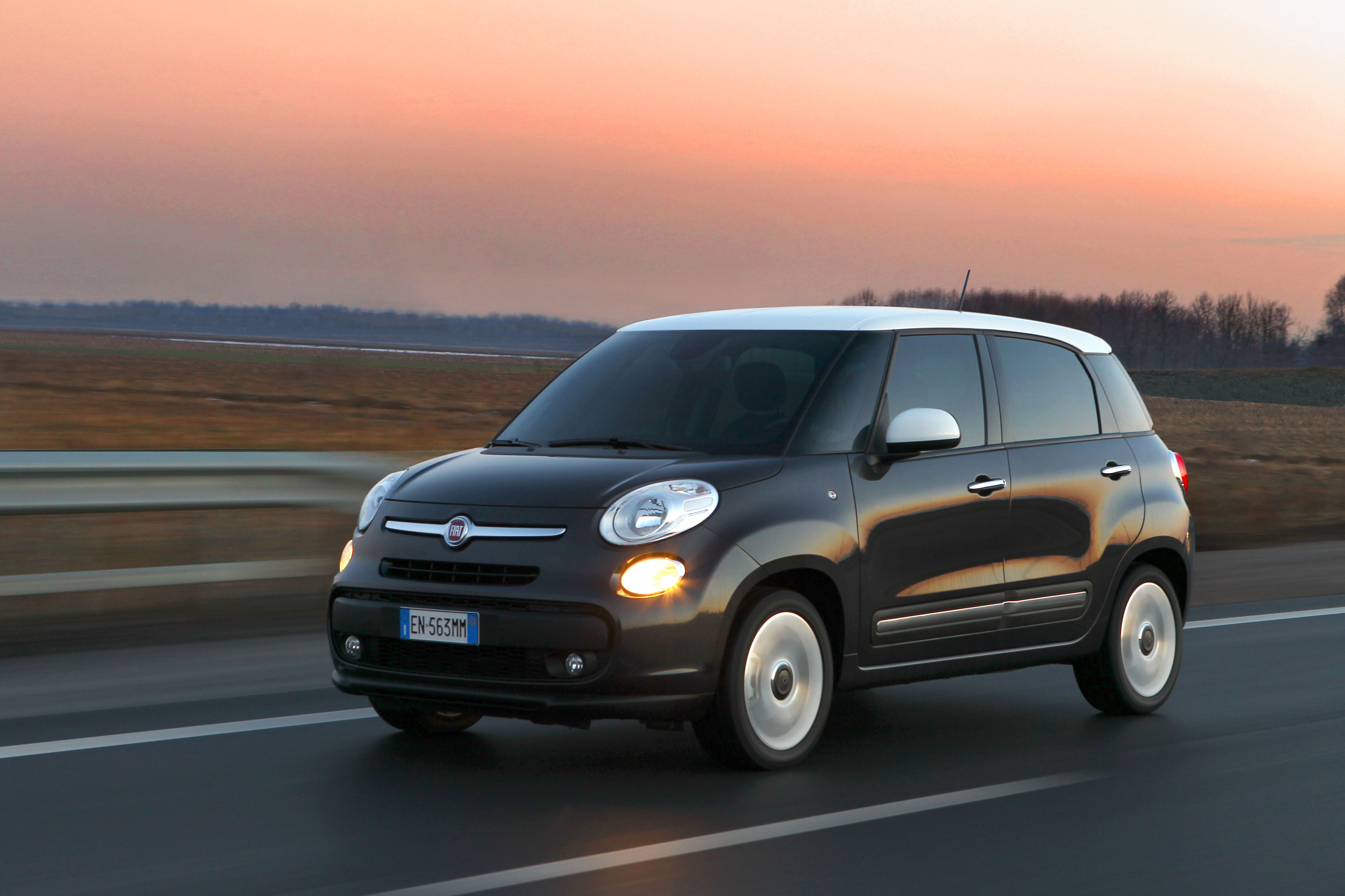 Fiat 500L photo #35
