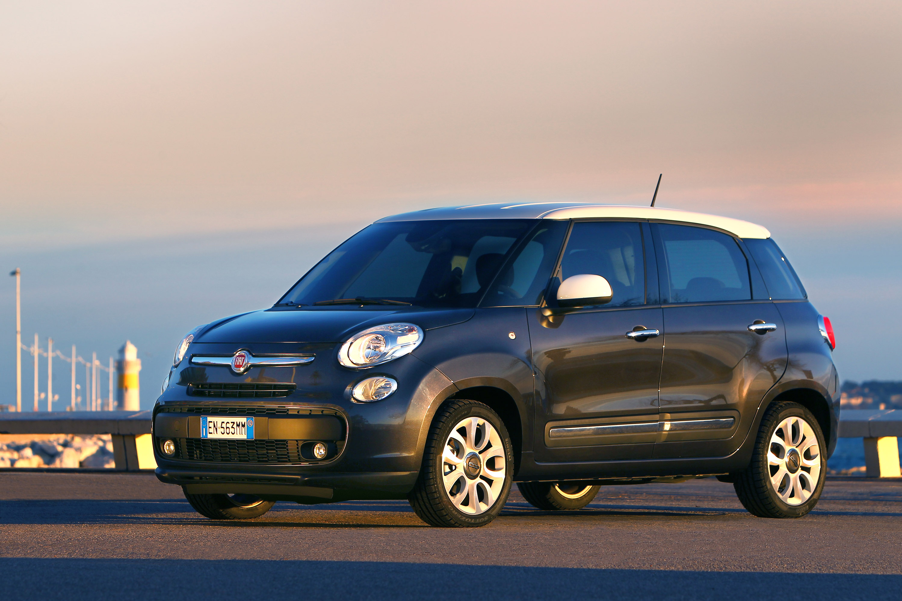 Fiat 500L photo #36