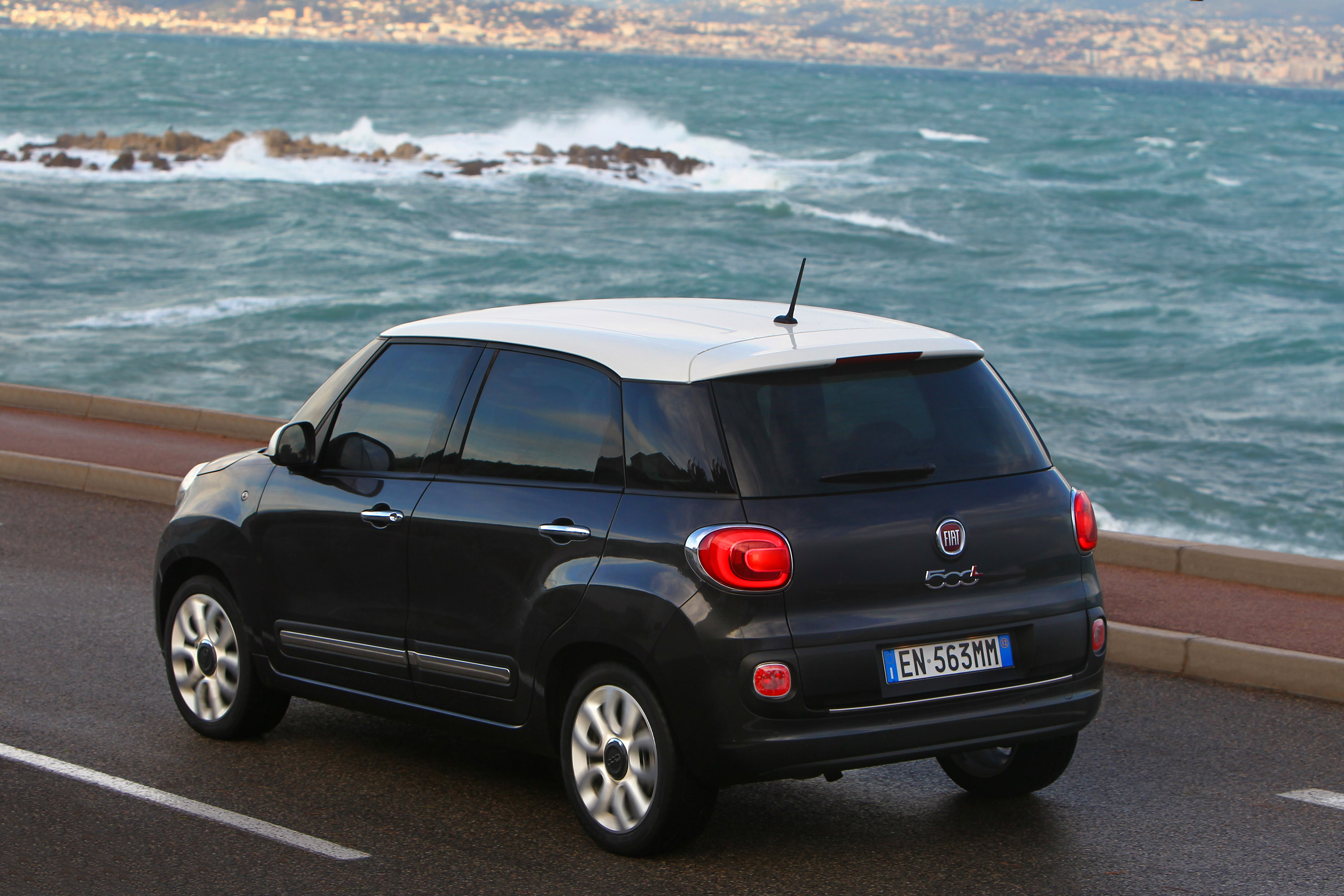 Fiat 500L photo #48