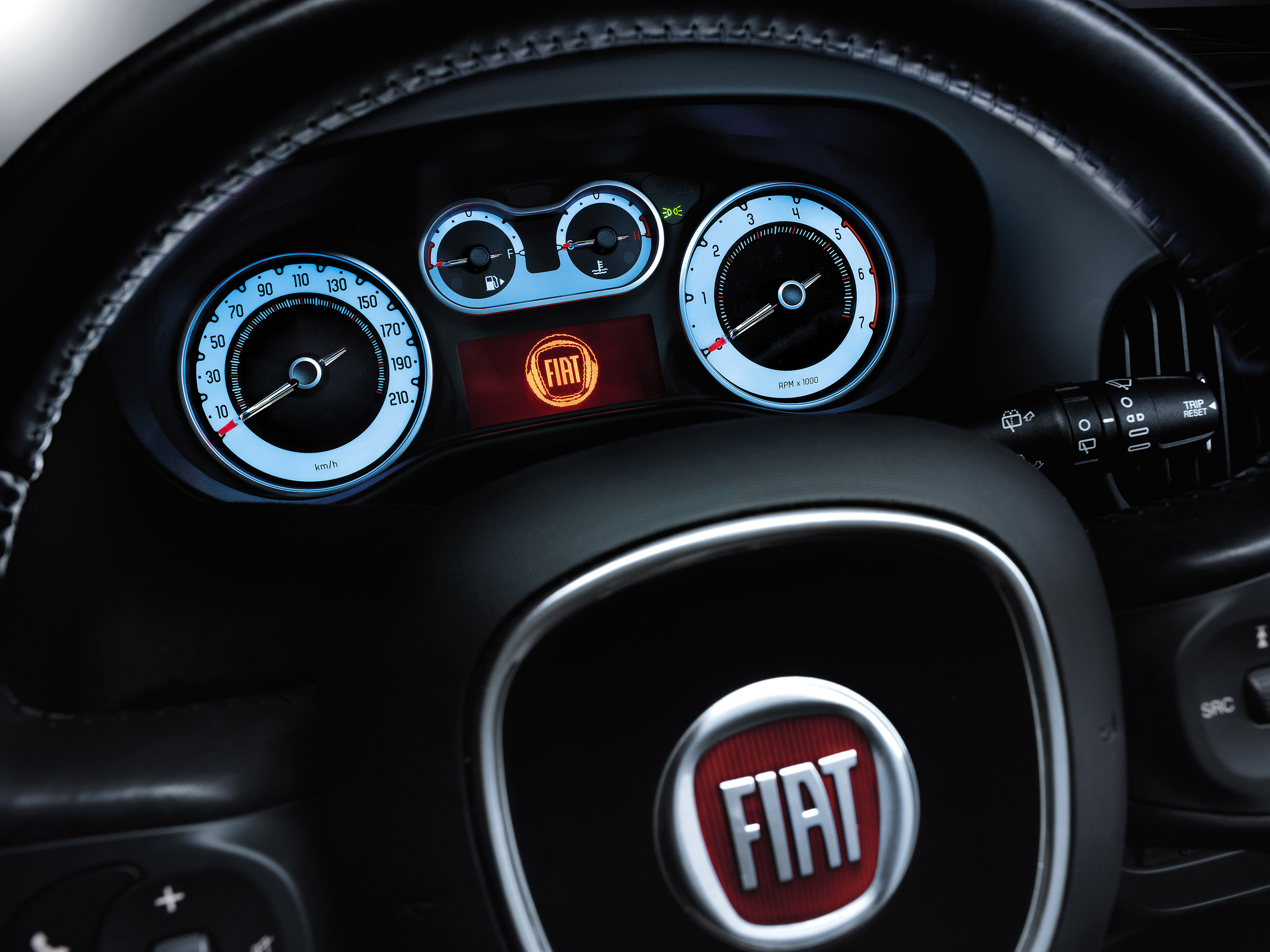 Fiat 500L photo #58