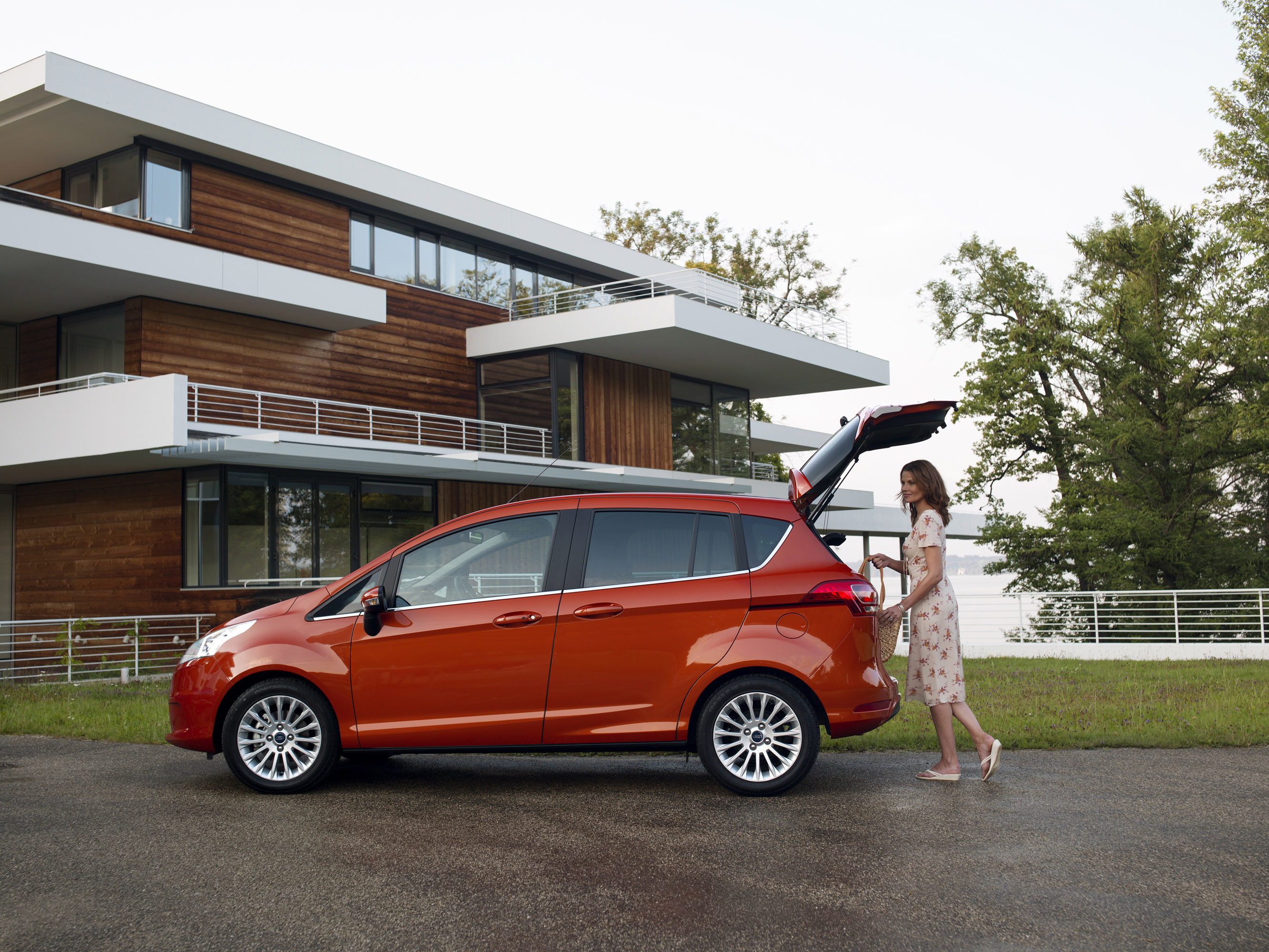 Ford B-MAX photo #17