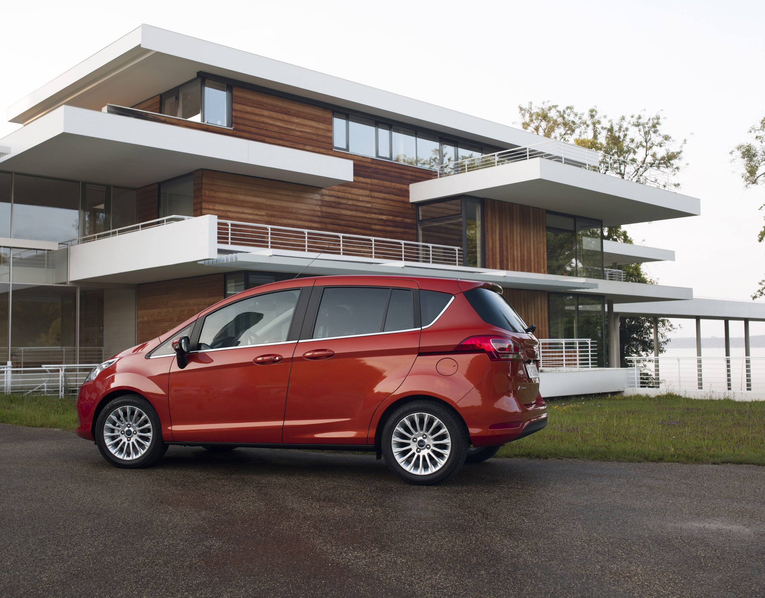 Ford B-MAX photo #23