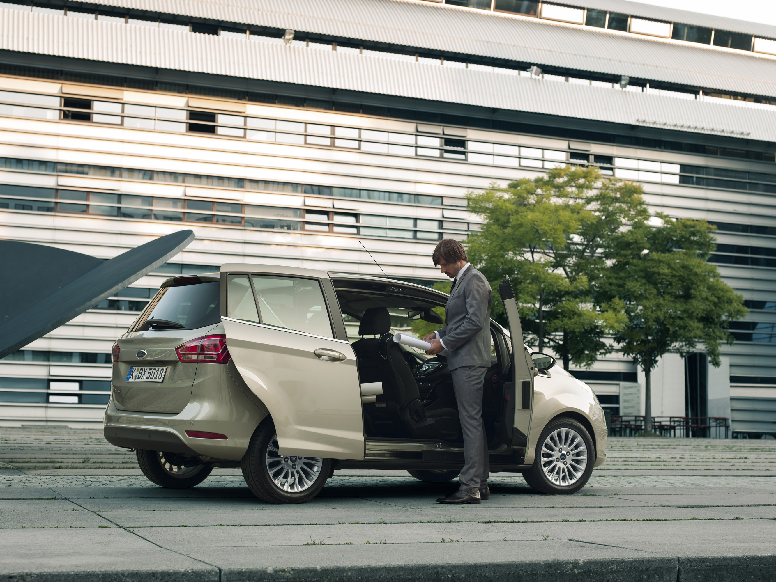 Ford B-MAX photo #25