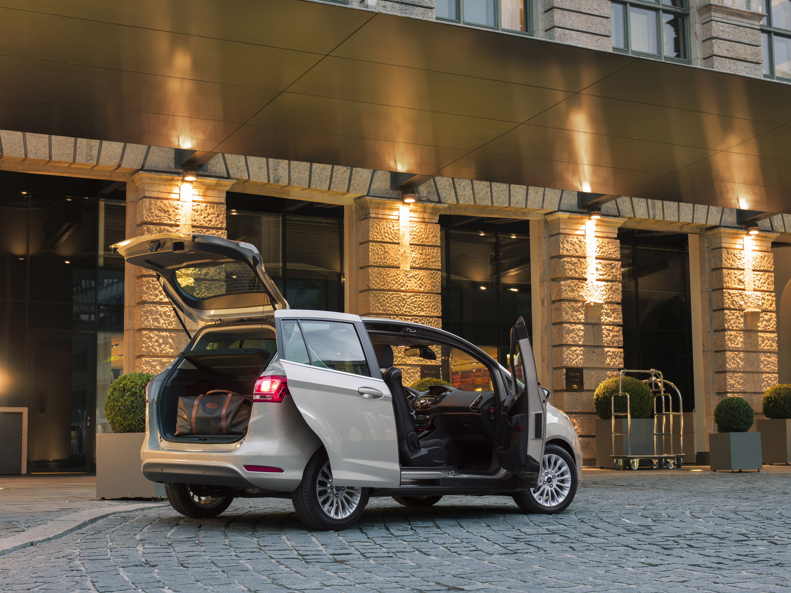 Ford B-MAX photo #28
