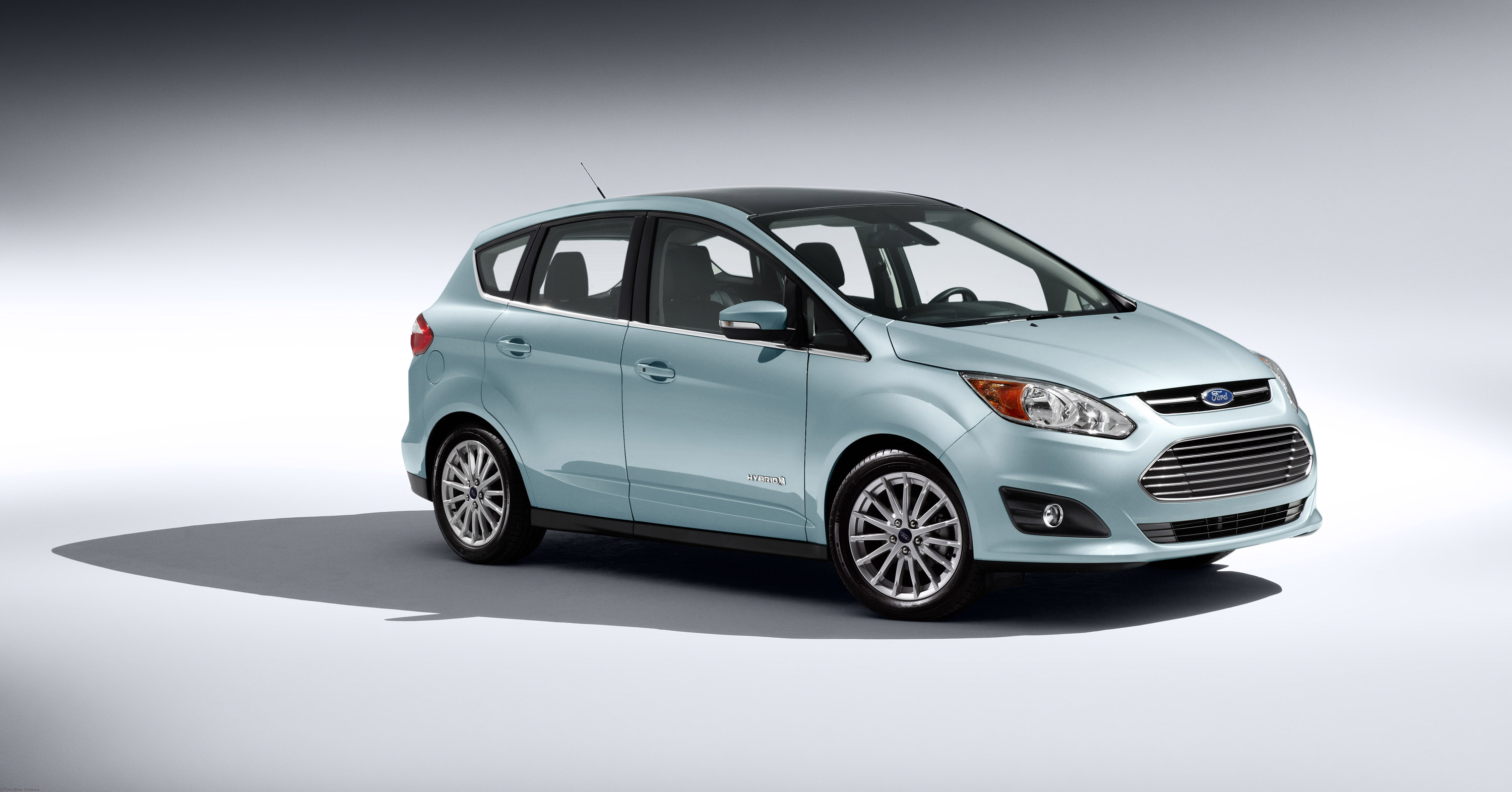 Ford C-MAX Hybrid photo #2