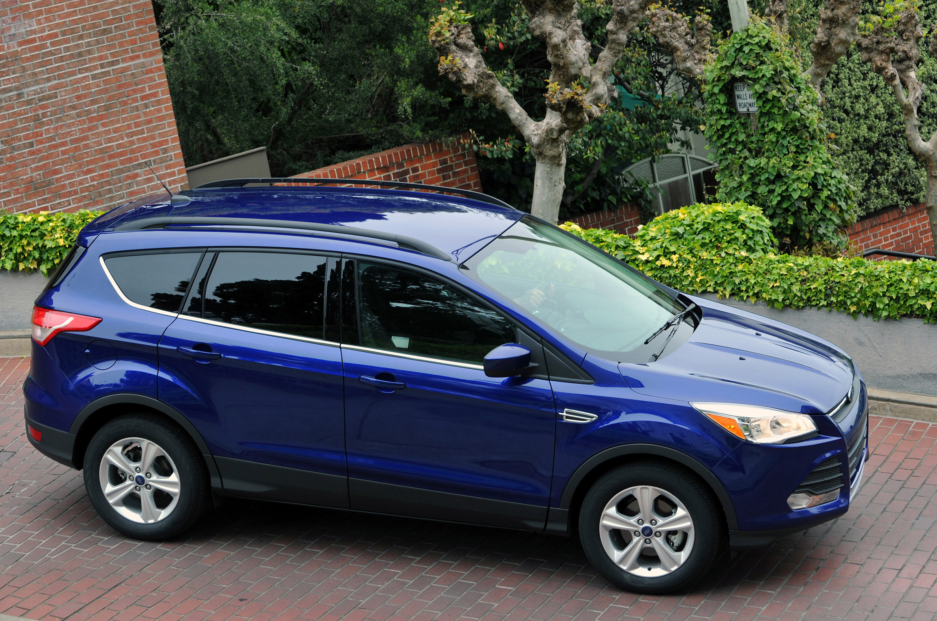 Ford Escape photo #12