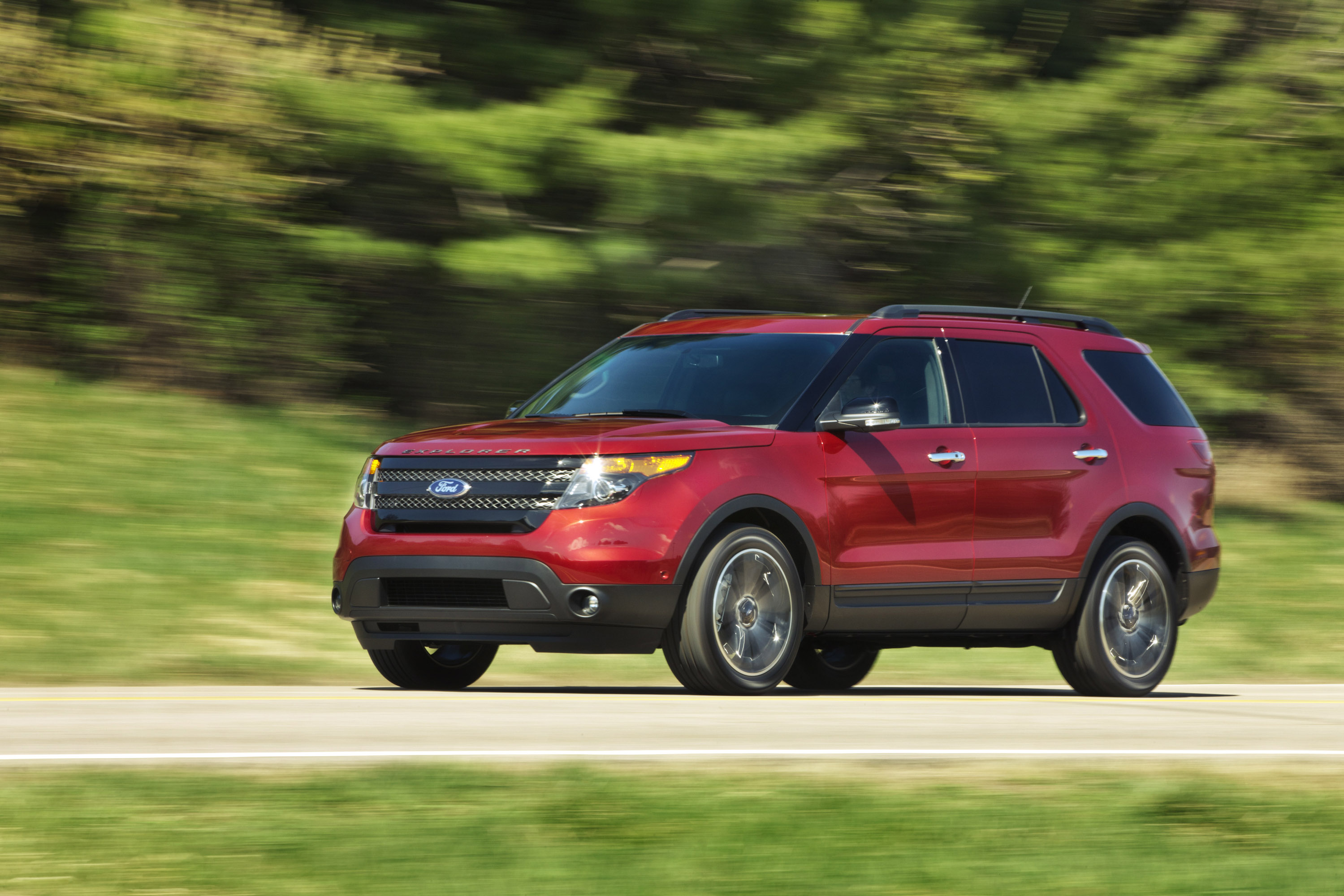 Ford Explorer Sport photo #2