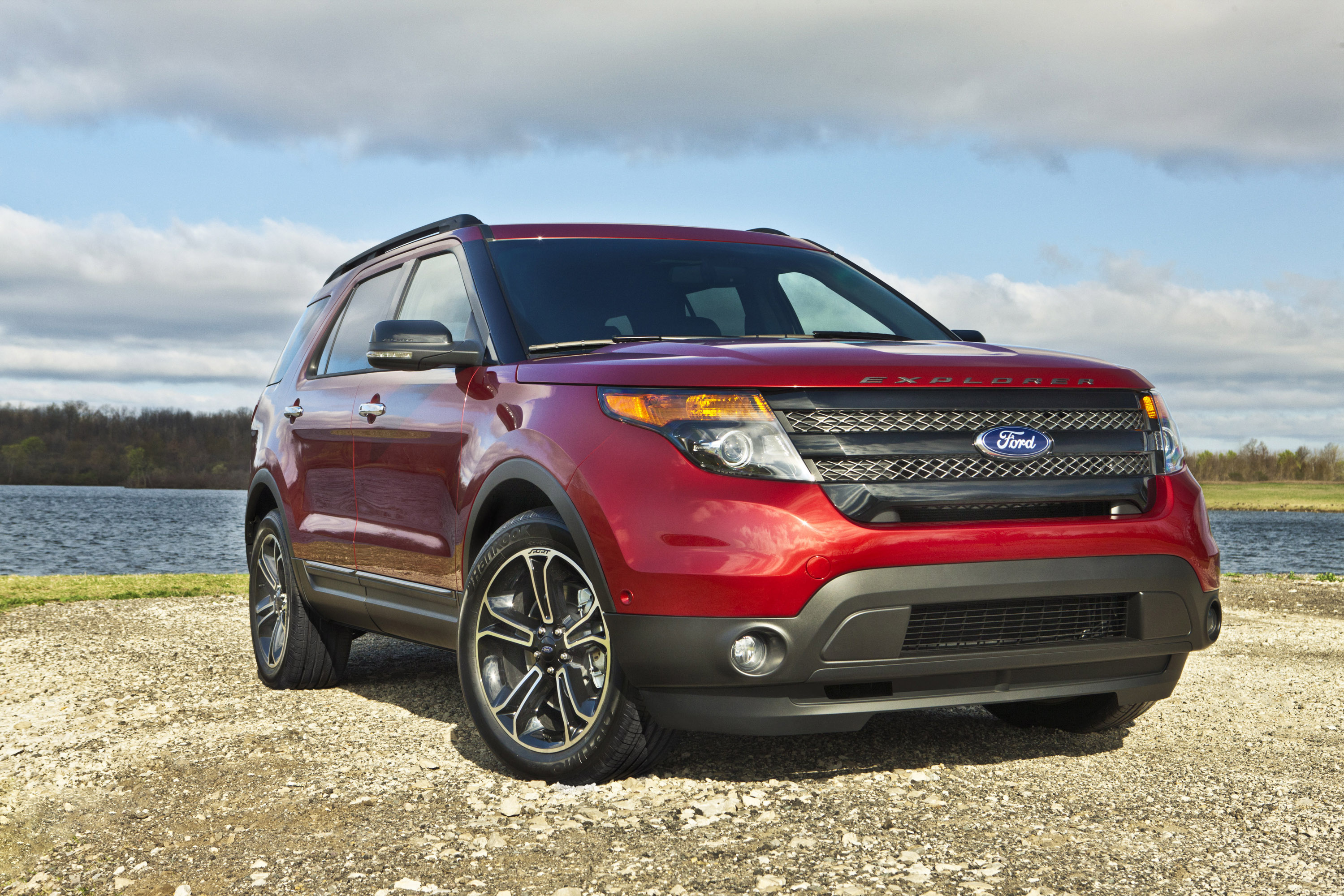 Ford Explorer Sport photo #3