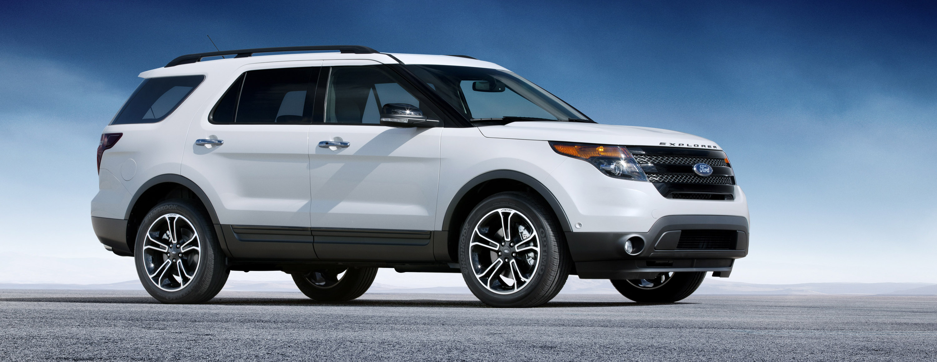 Ford Explorer Sport photo #16