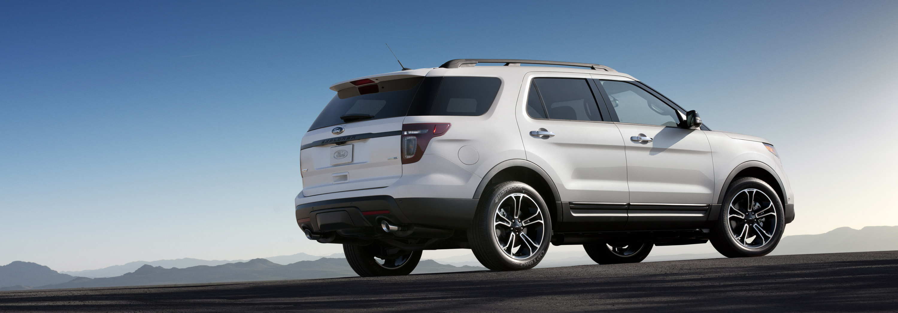 Ford Explorer Sport photo #17